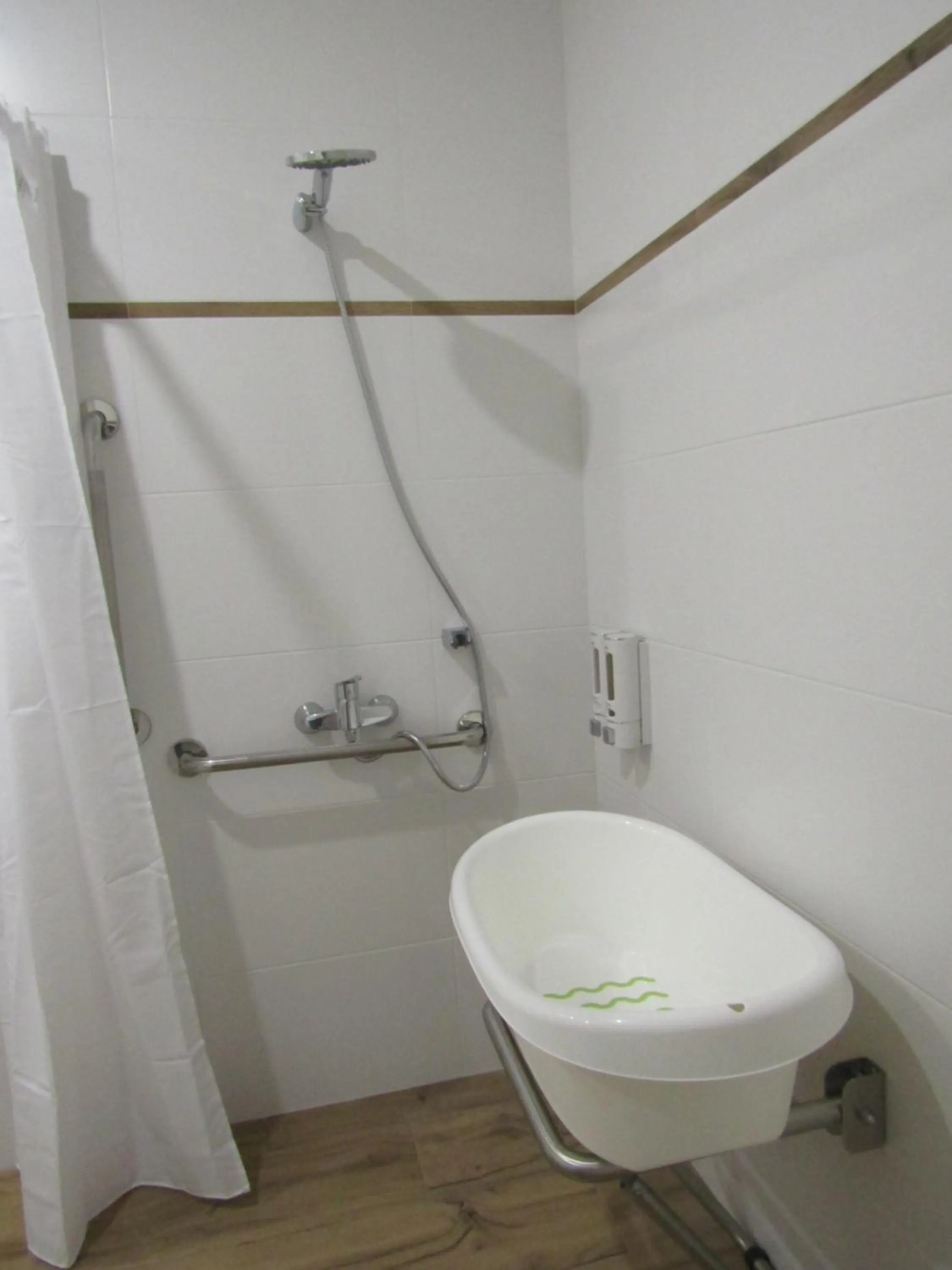 Bathroom in Apartamentos Santa María 15