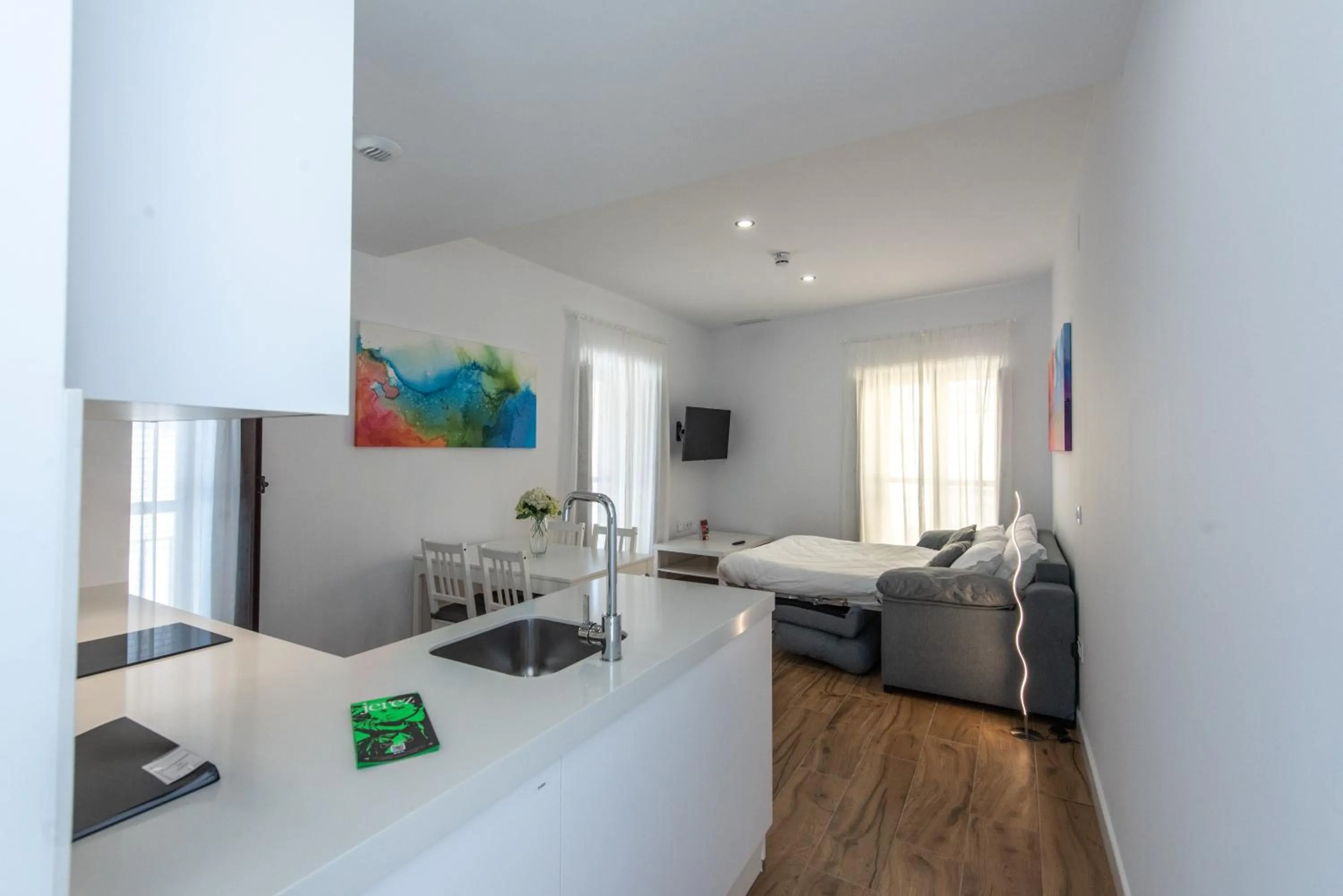 Kitchen or kitchenette in Apartamentos Santa María 15