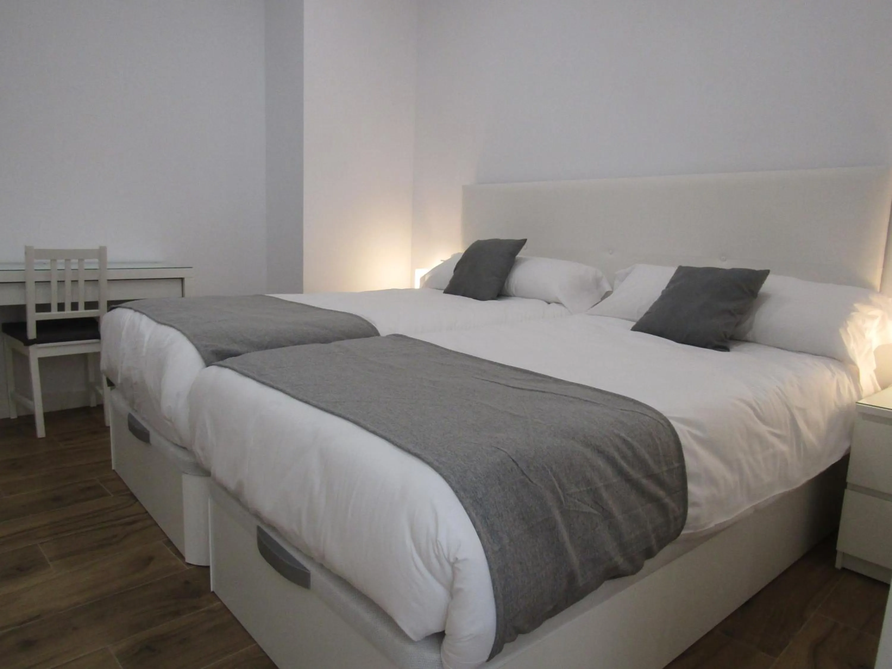 Bedroom, Bed in Apartamentos Santa María 15