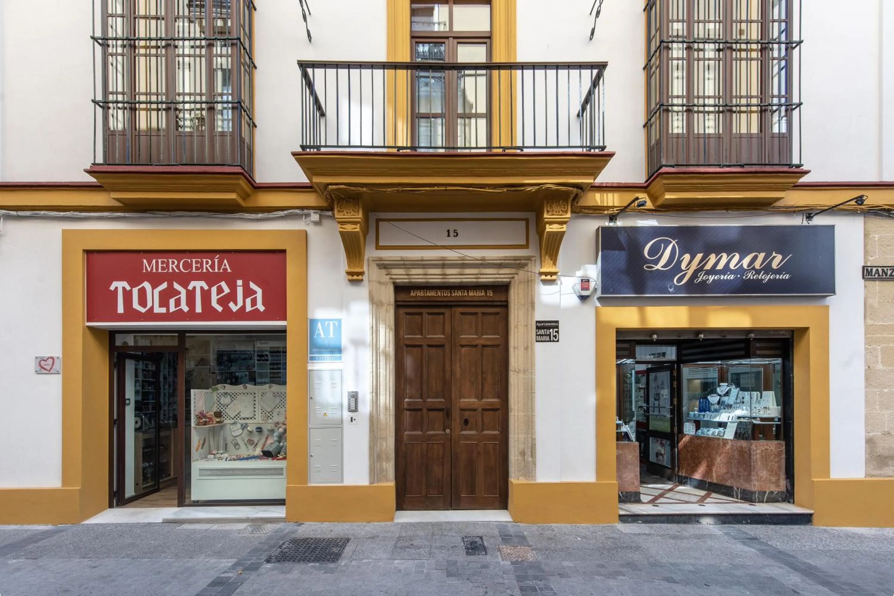 Property building in Apartamentos Santa María 15