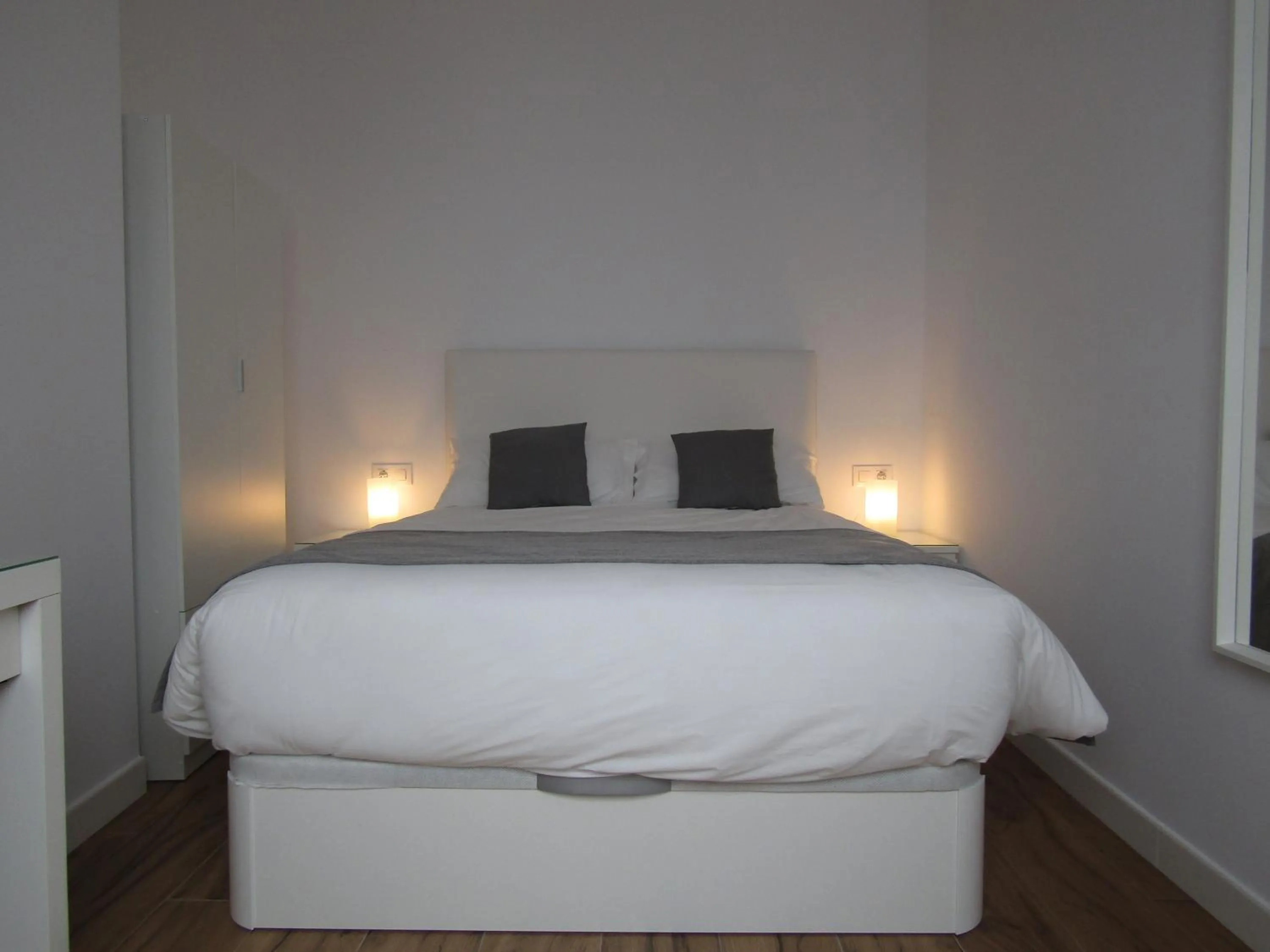 Bedroom, Bed in Apartamentos Santa María 15