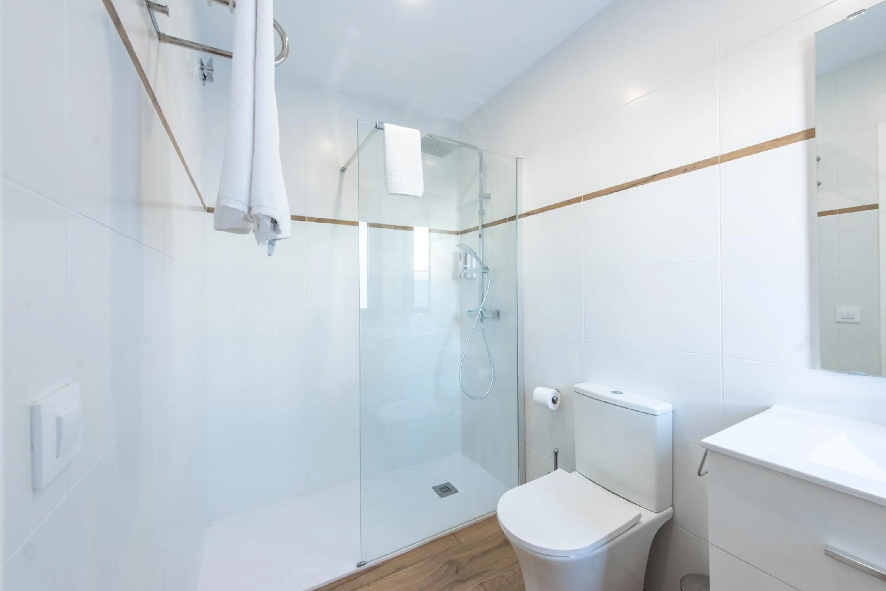 Bathroom in Apartamentos Santa María 15