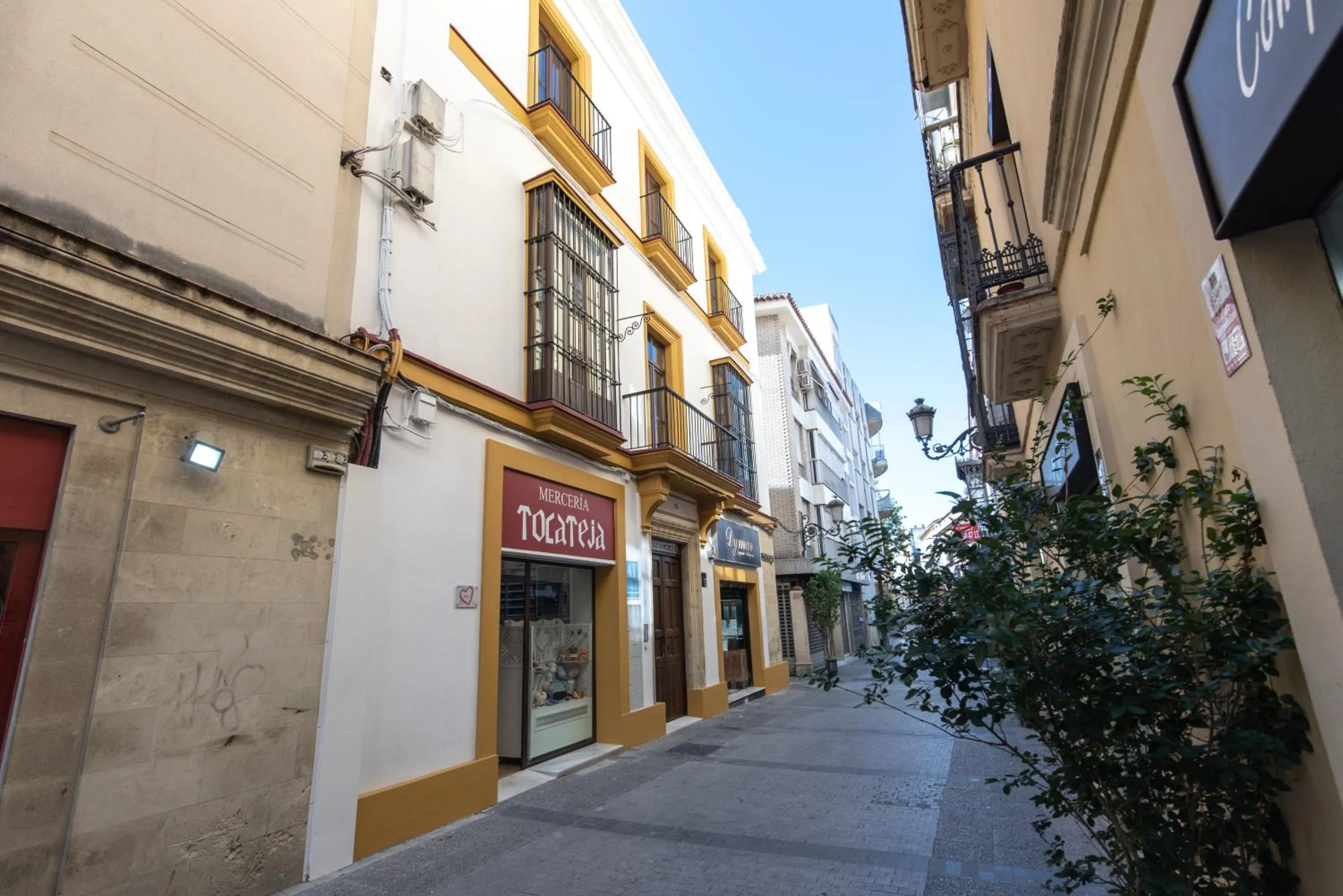 Property building in Apartamentos Santa María 15
