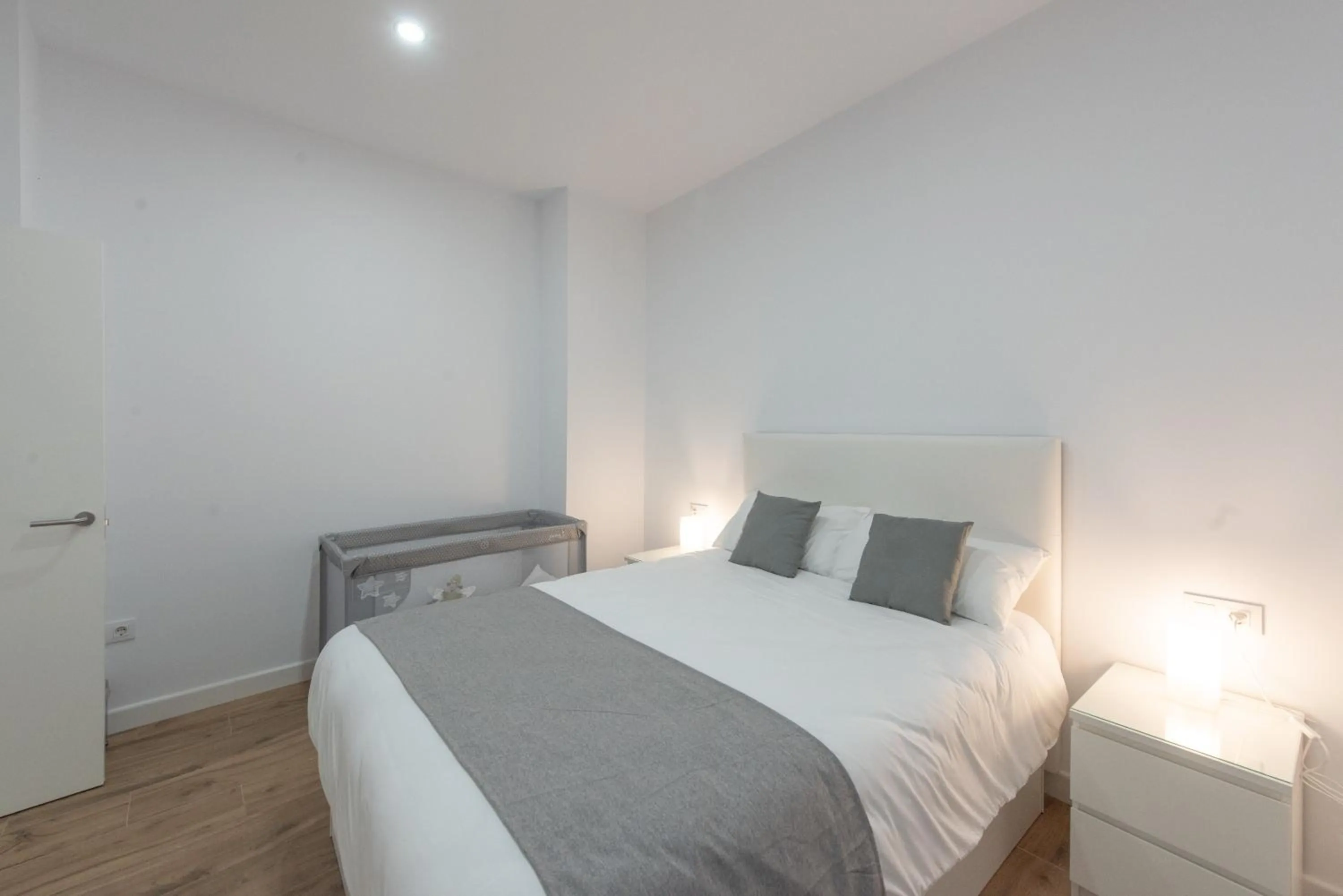 Bedroom, Bed in Apartamentos Santa María 15