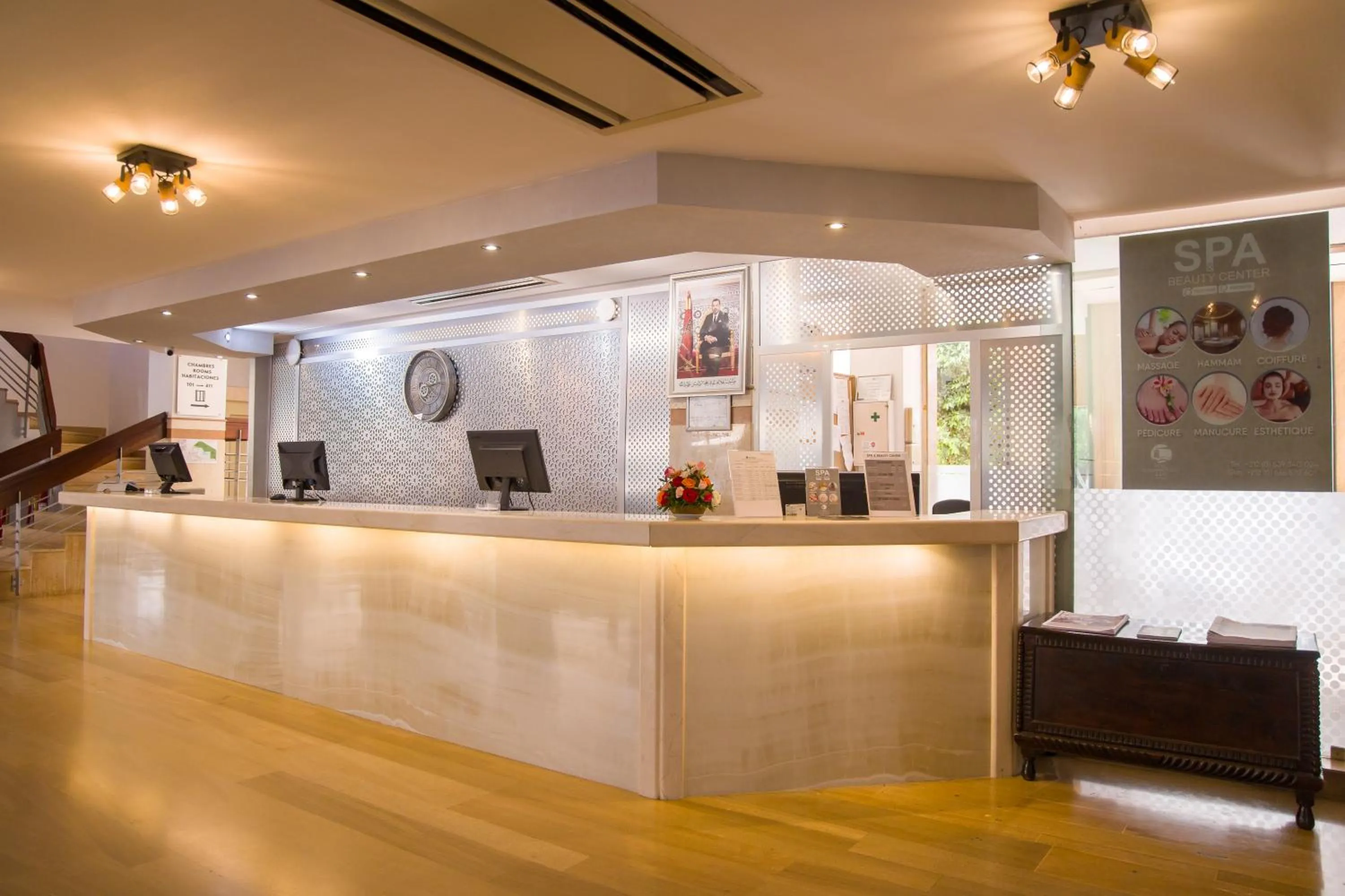 Lobby or reception in El Oumnia Puerto & Spa