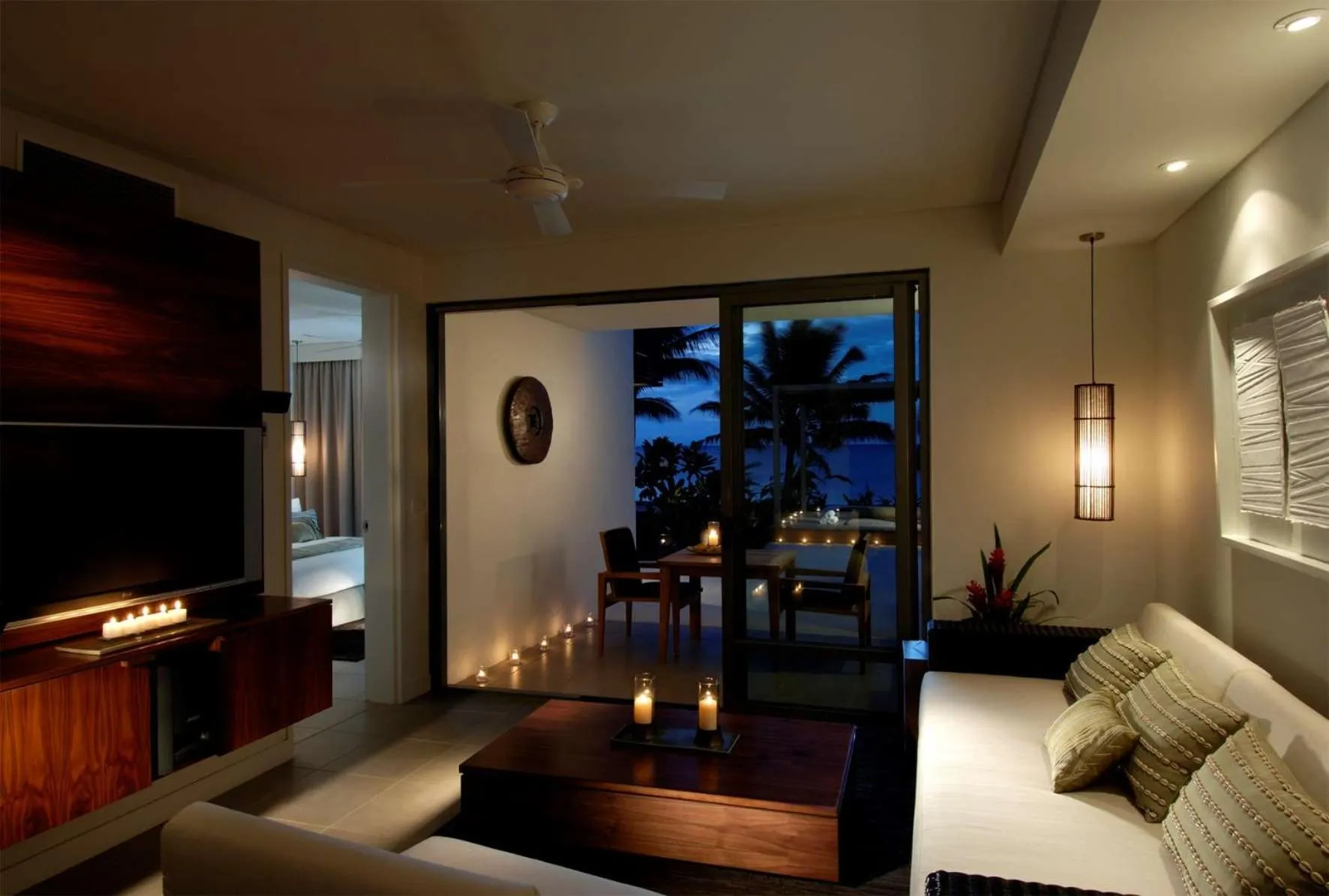 Living room in Hilton Fiji Beach Resort and Spa