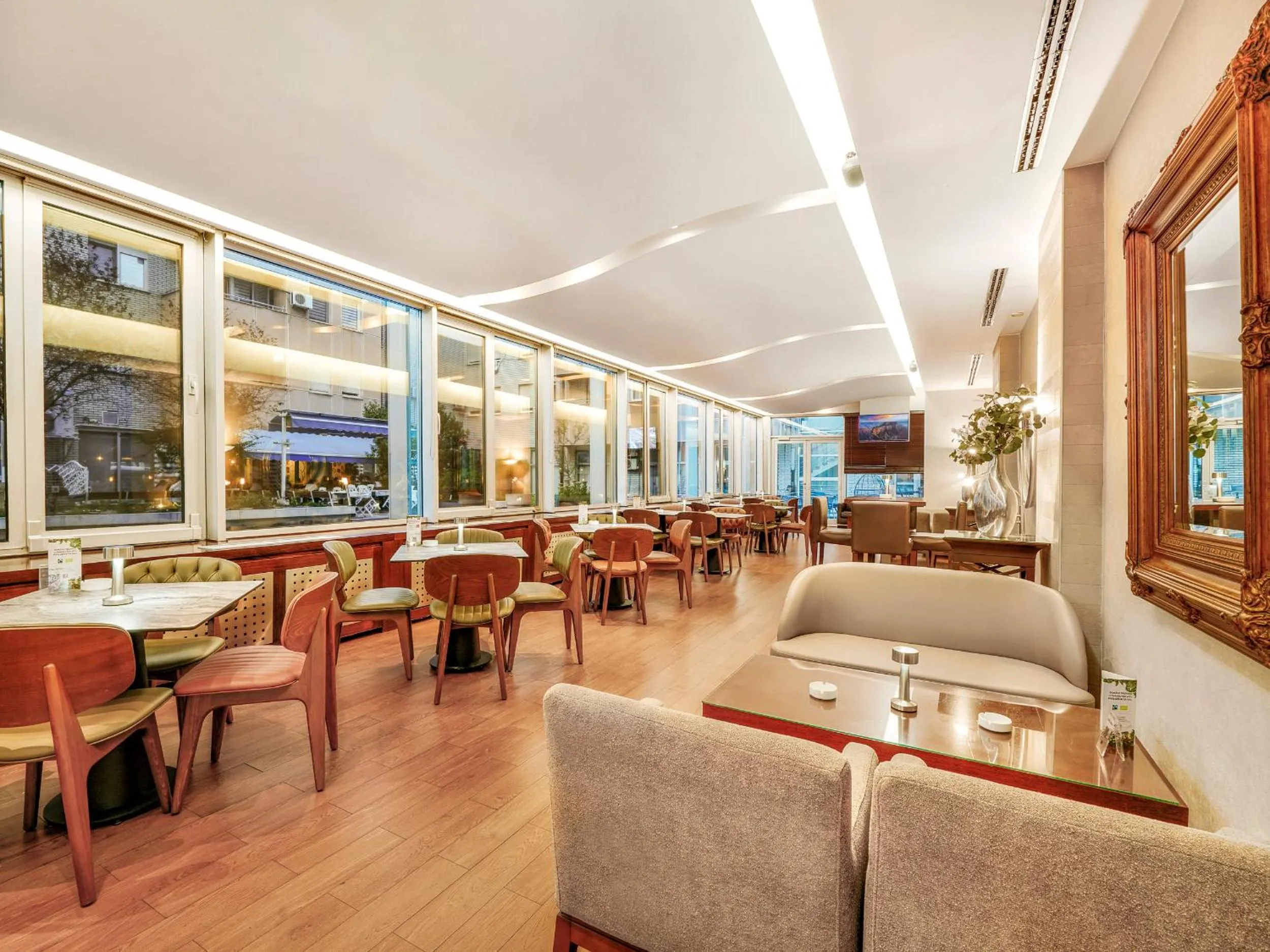 Lounge or bar in IN Hotel Beograd