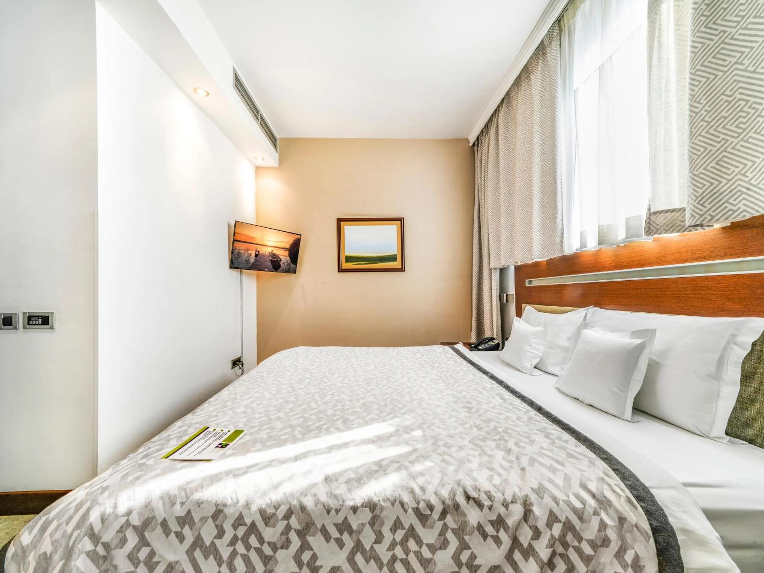 Bedroom, Bed in IN Hotel Beograd