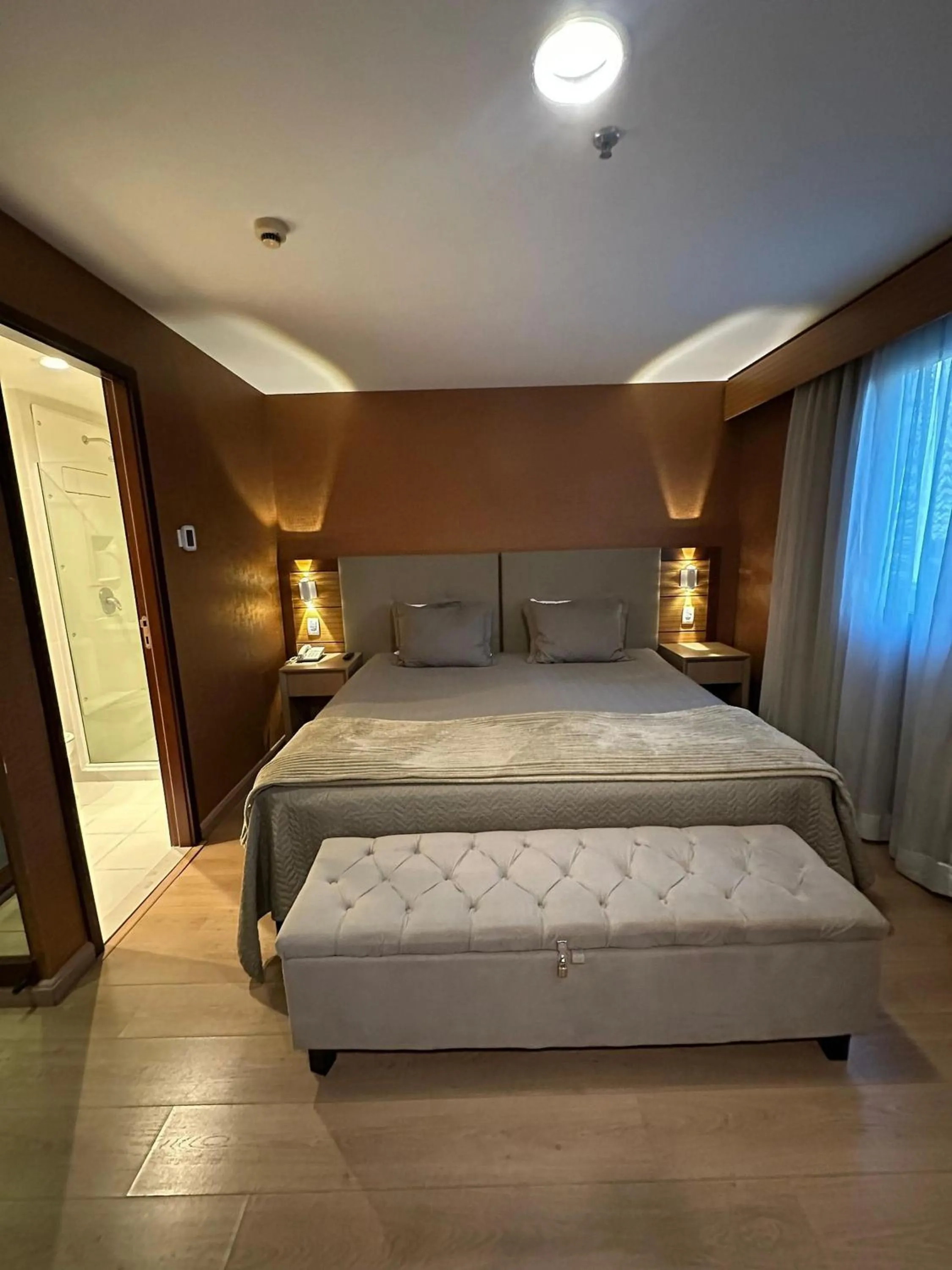 Bedroom, Bed in Flat 246 - Avenida Ibirapuera, Moema/SP