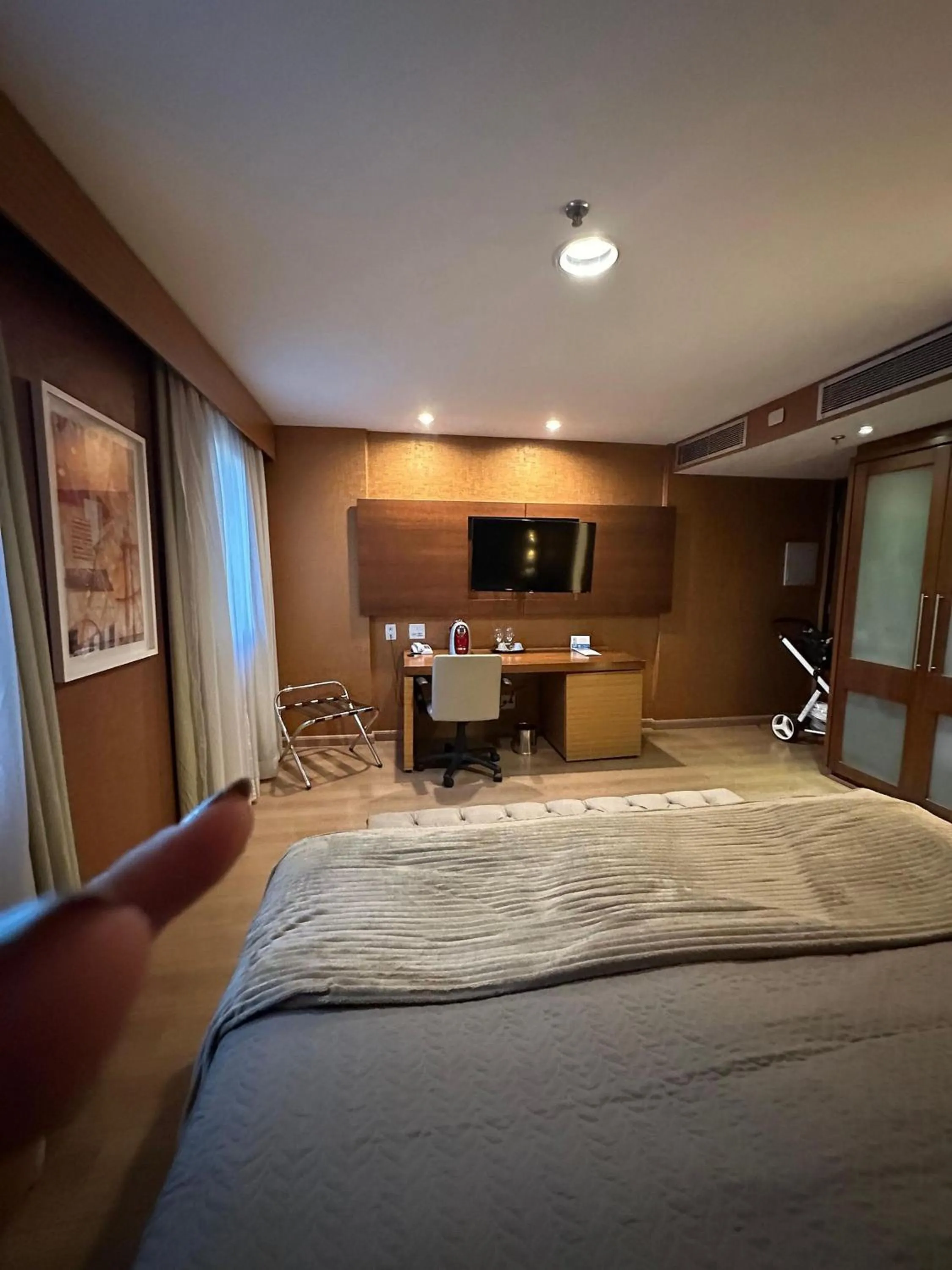 Bedroom, Bed in Flat 246 - Avenida Ibirapuera, Moema/SP