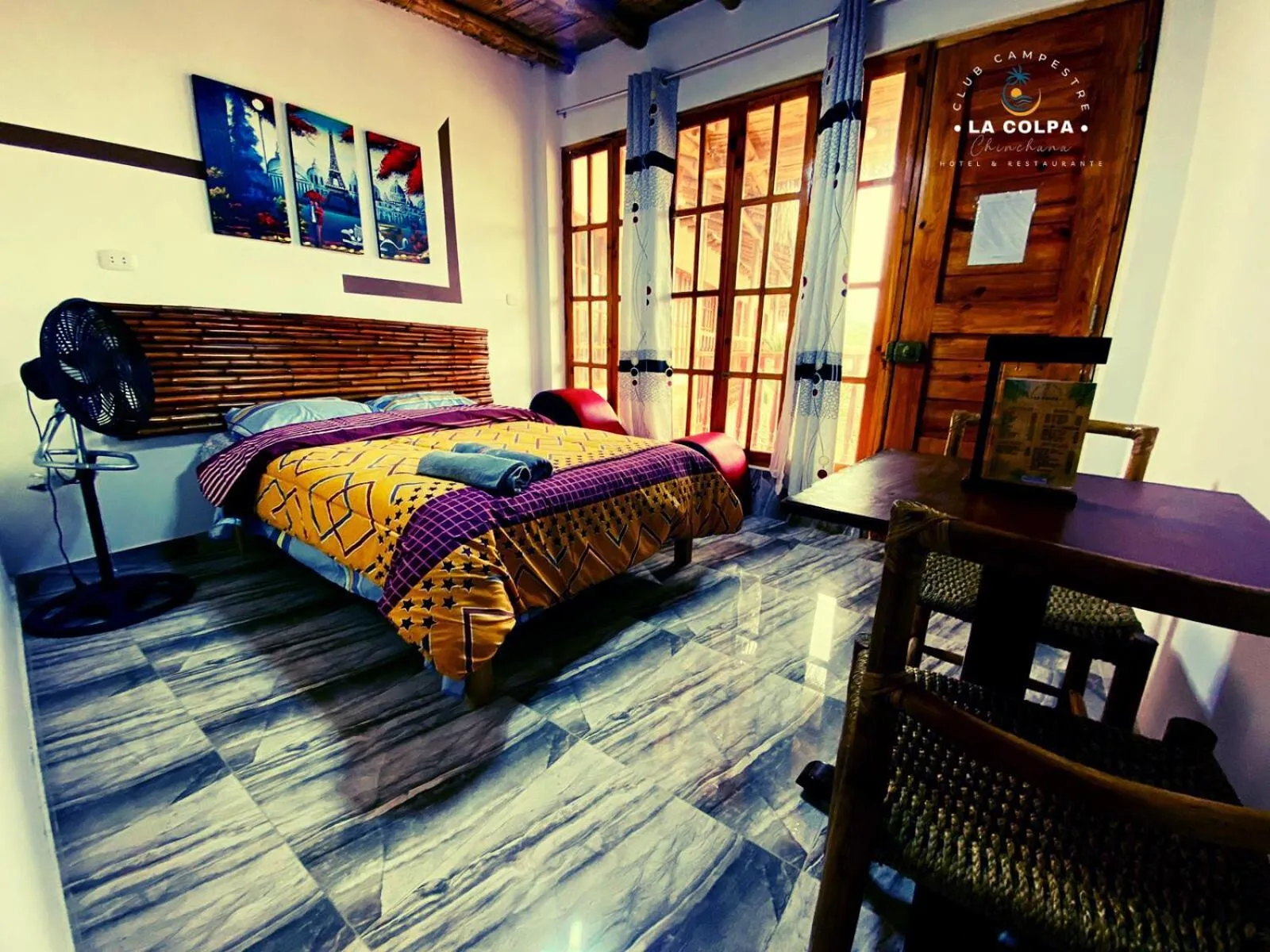 Photo of the whole room in La Colpa