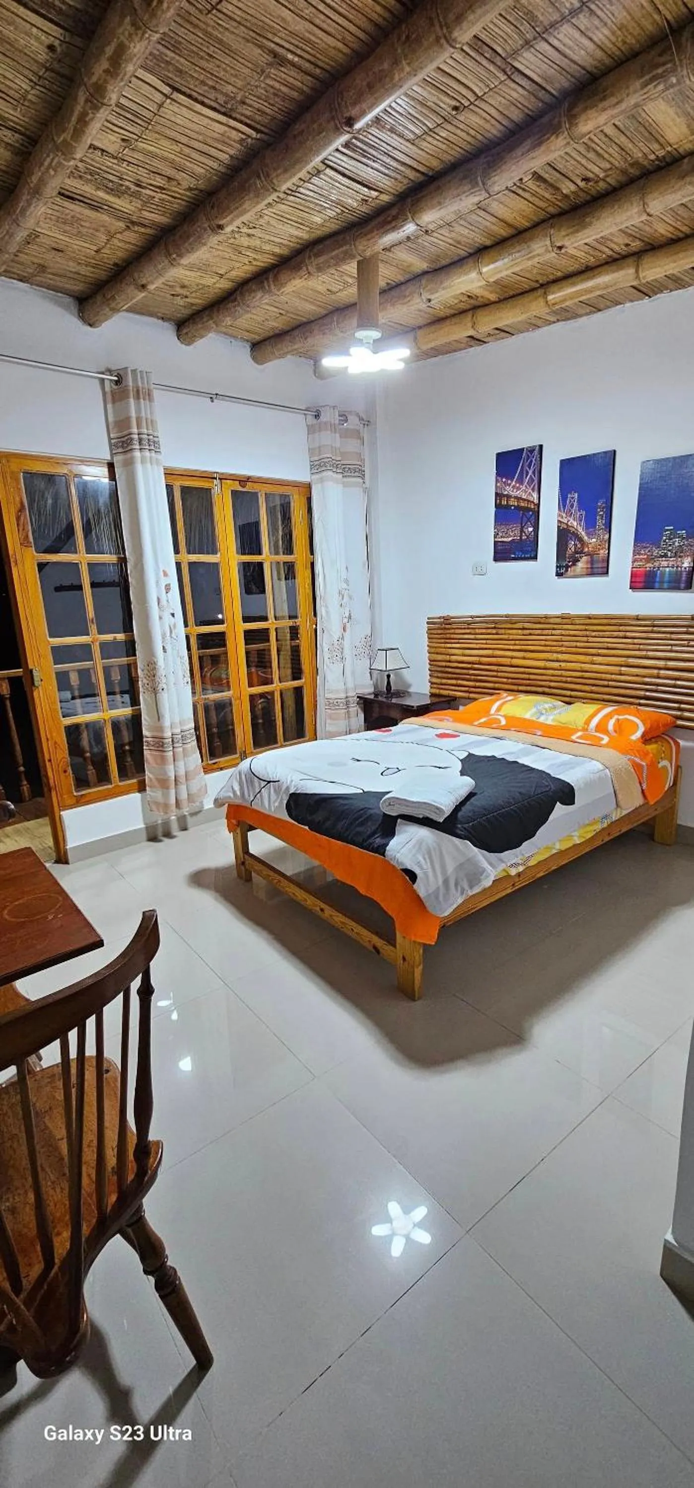 Photo of the whole room in La Colpa