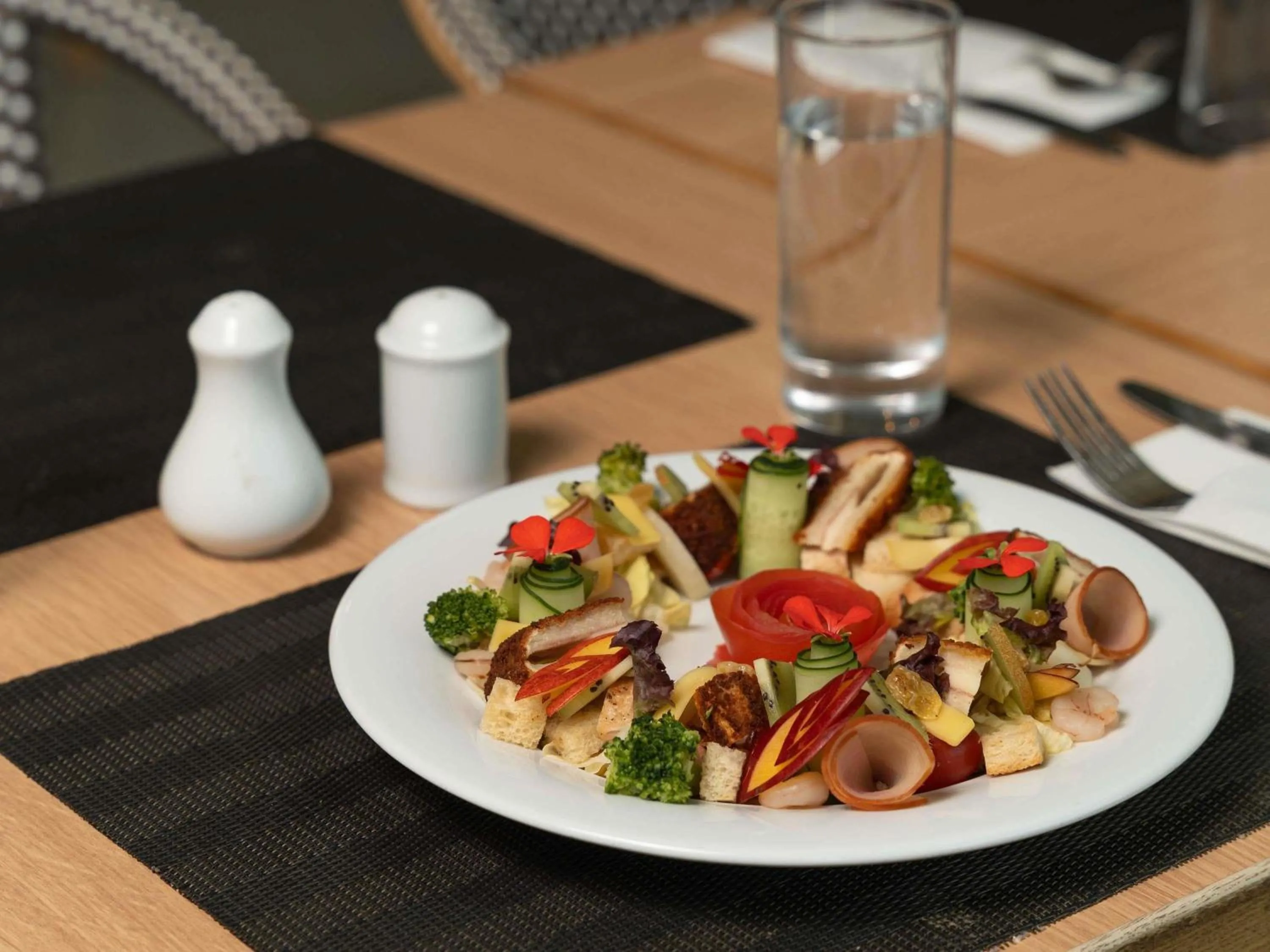 Restaurant/places to eat in Ibis Fes