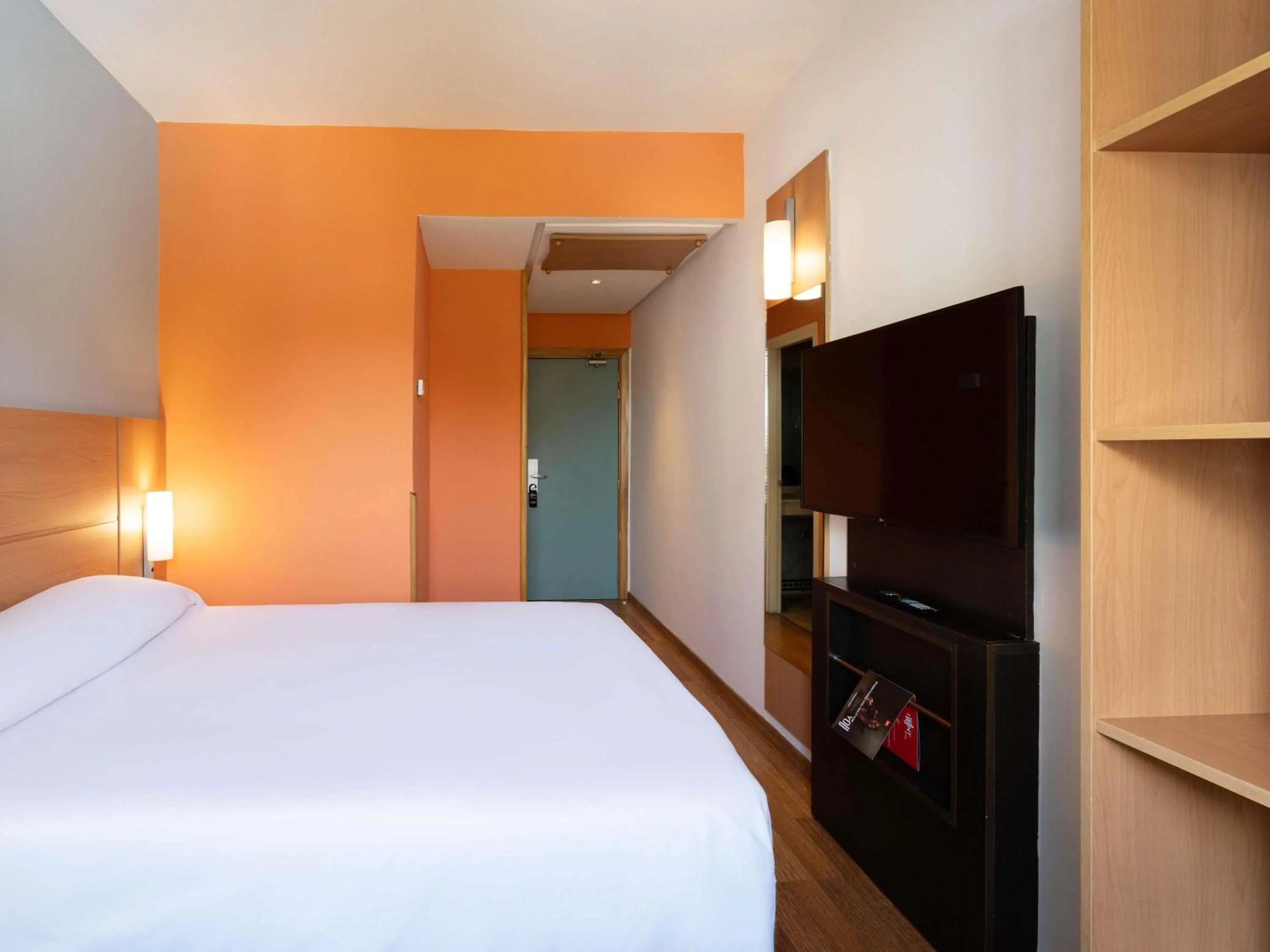 Bedroom, Bed in Ibis Fes