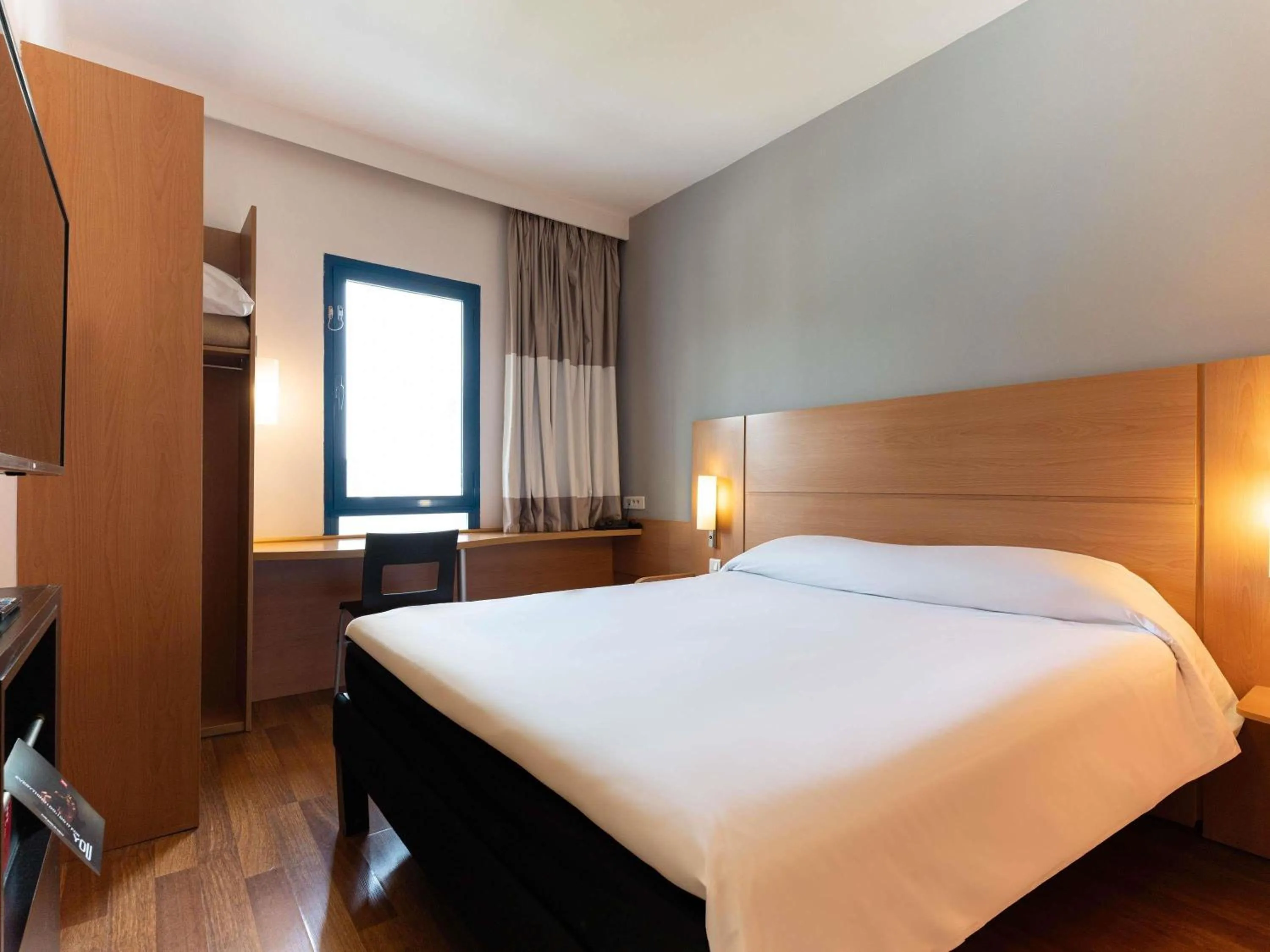 Bedroom, Bed in Ibis Fes