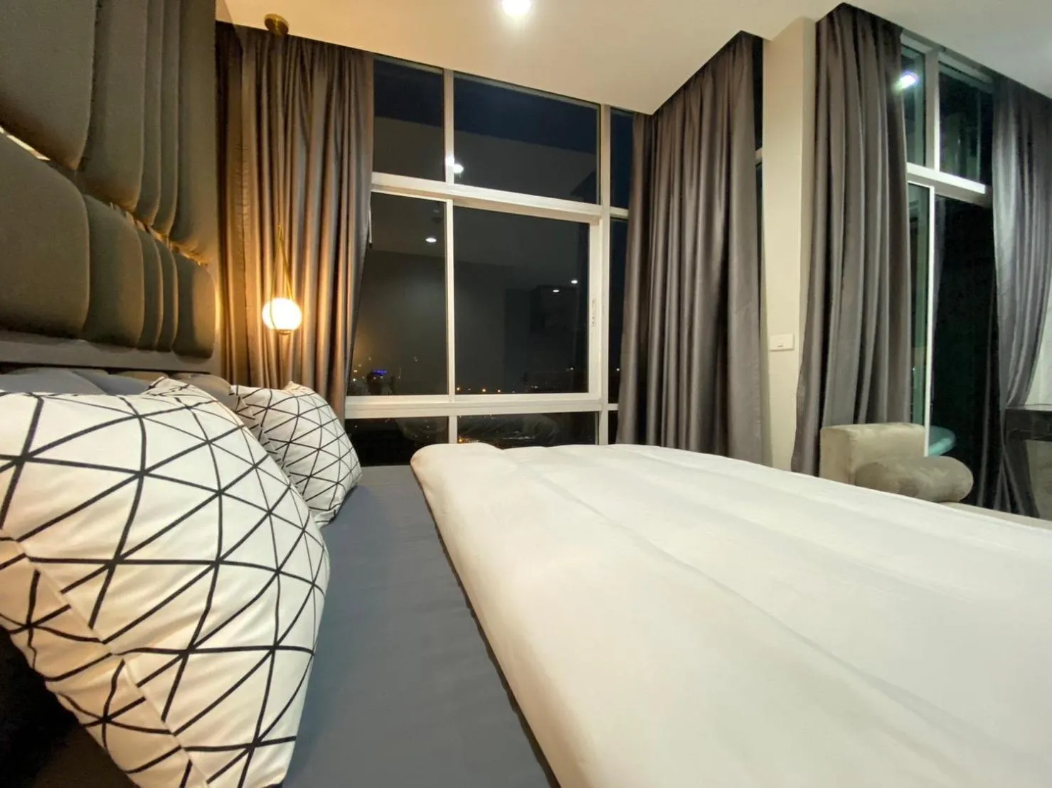 Bed in SEA Ville Grand Pattaya