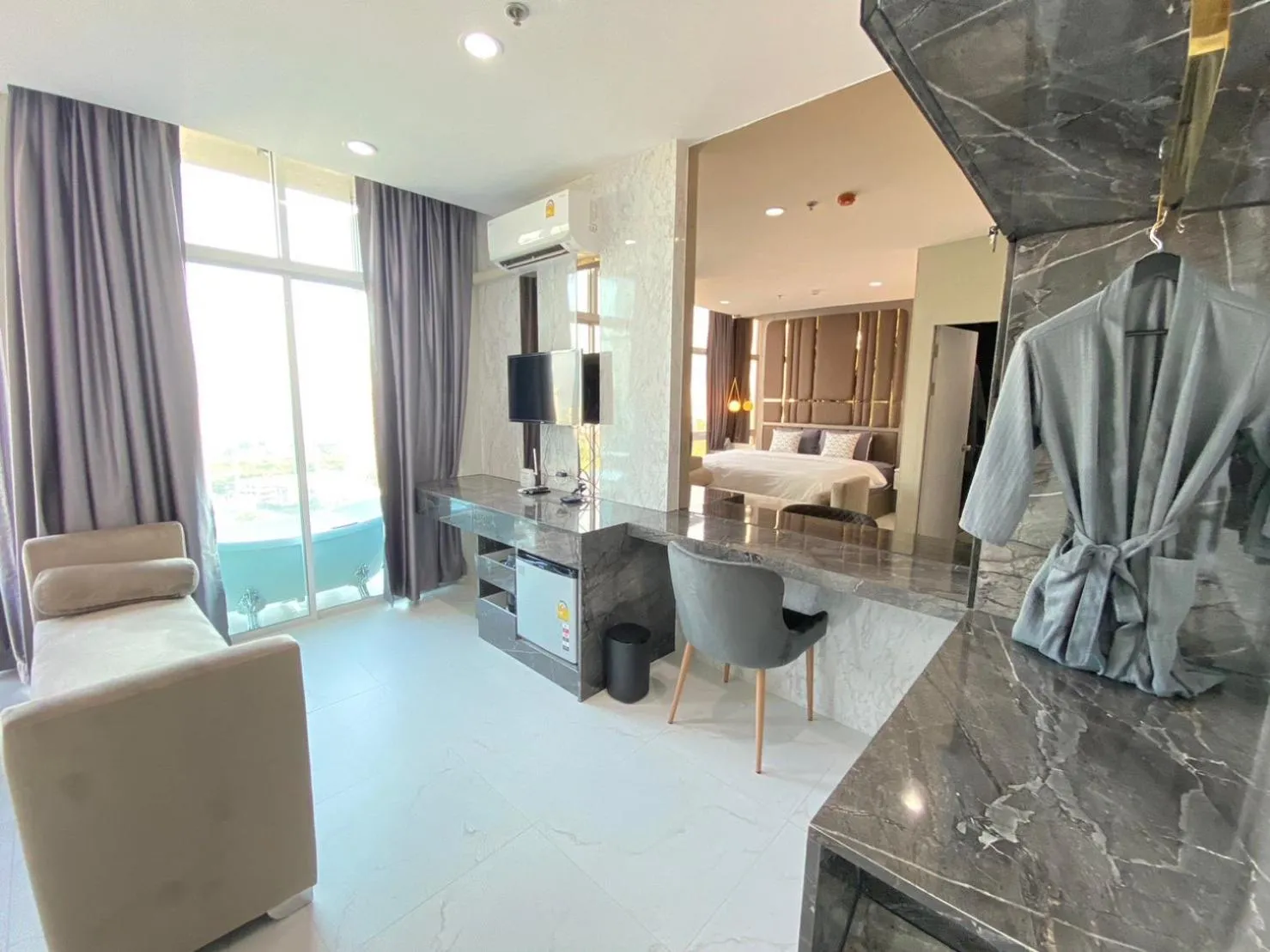 TV and multimedia, Bed in SEA Ville Grand Pattaya