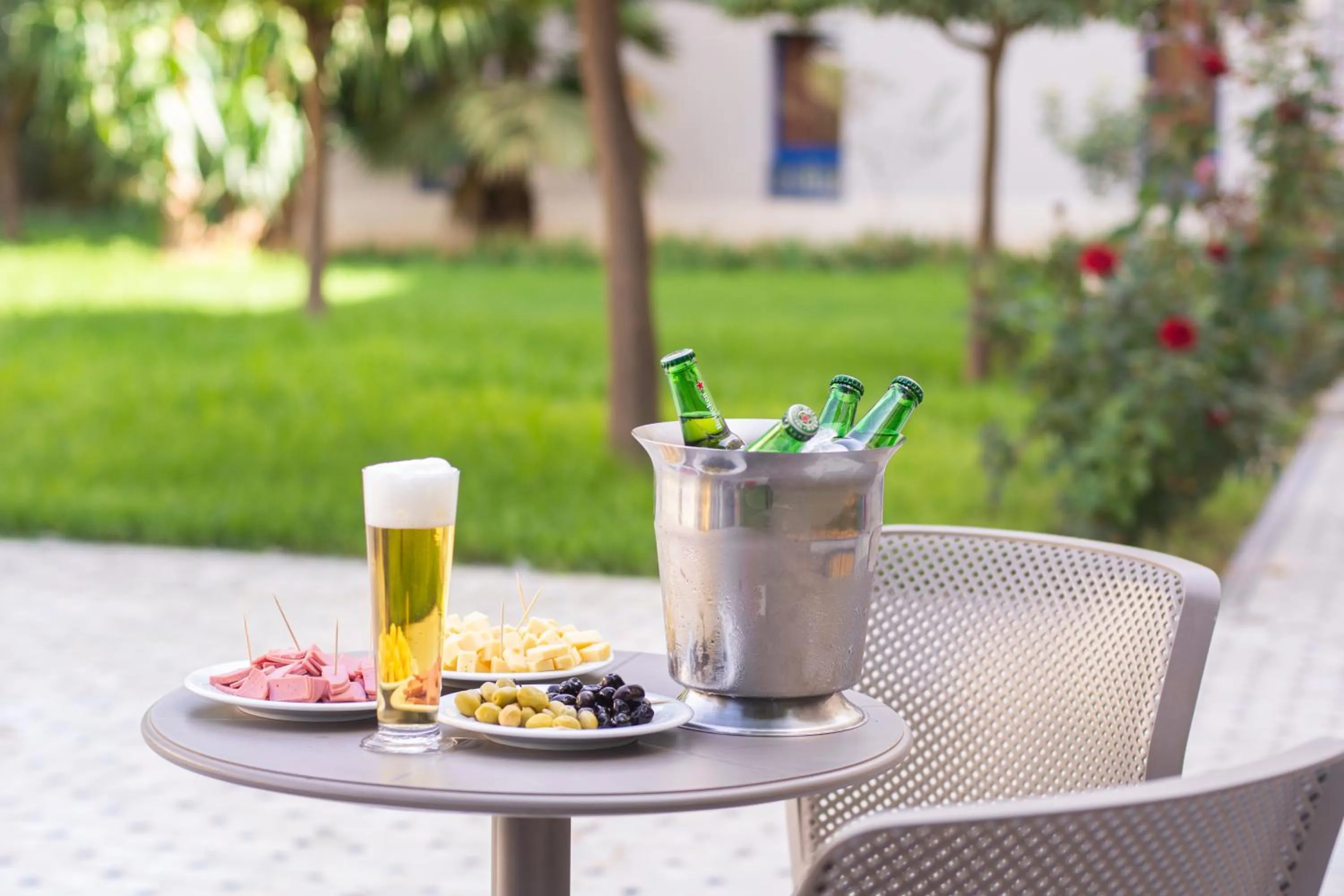 Lounge or bar in Ibis Oujda