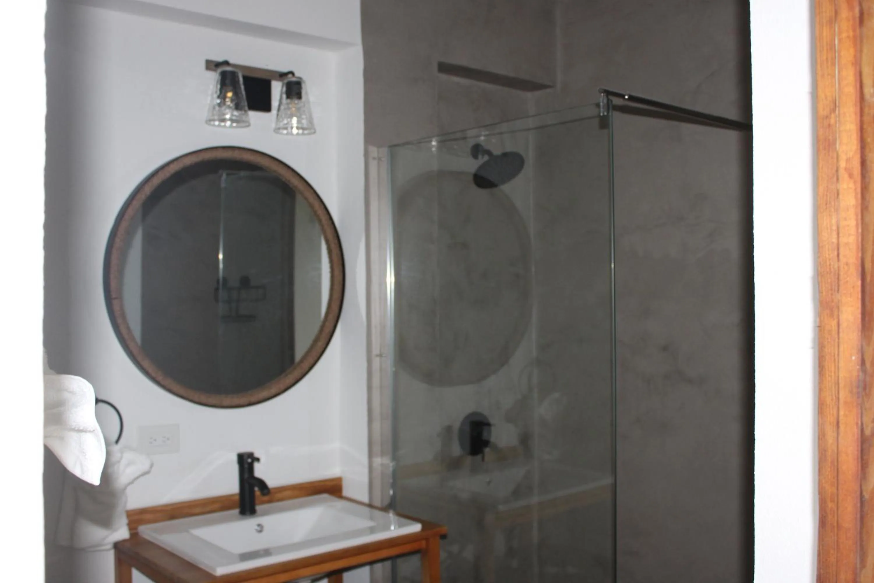 Bathroom in The Serene House Bed & Breakfast