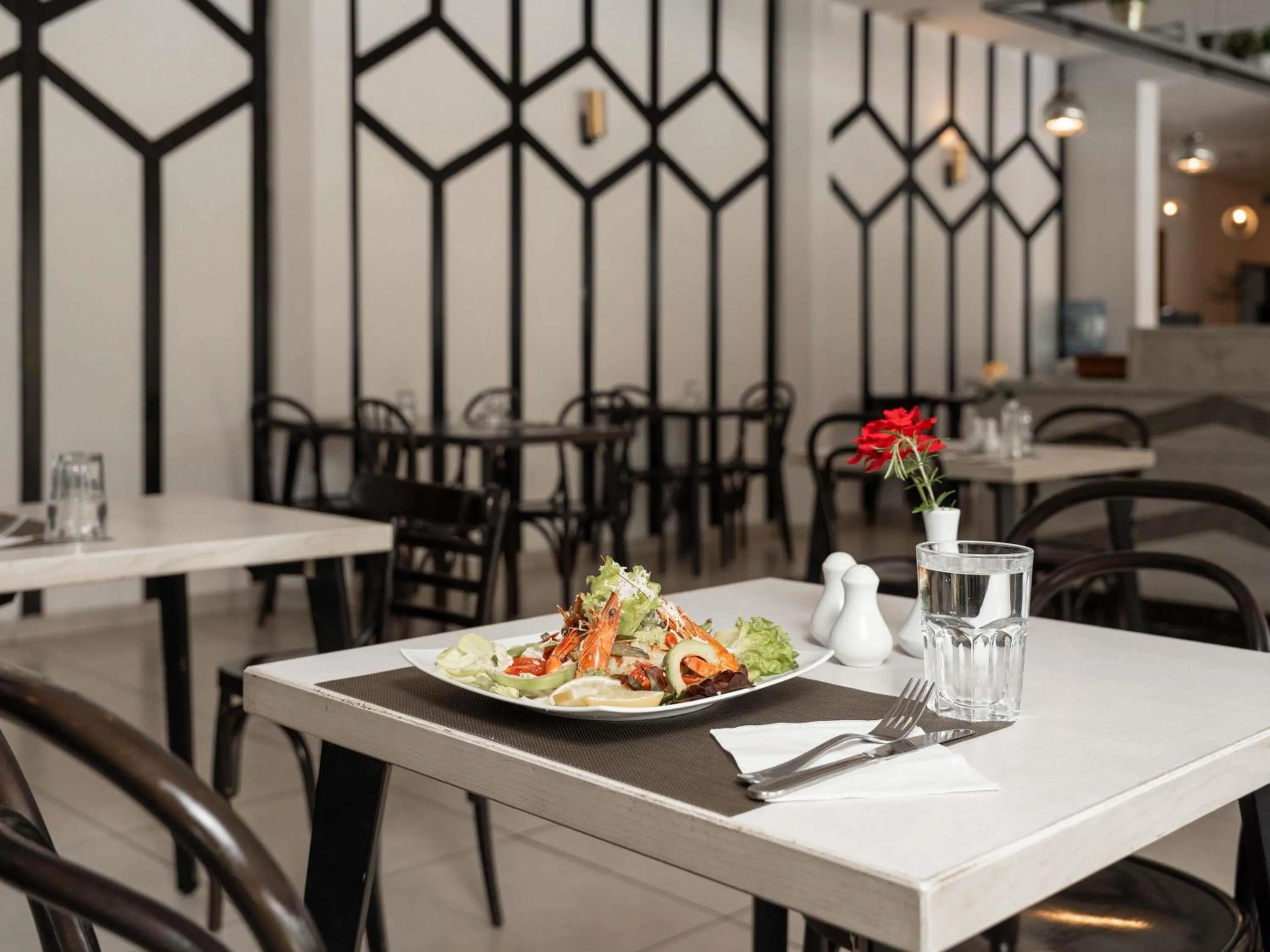 Restaurant/places to eat in Ibis Meknès