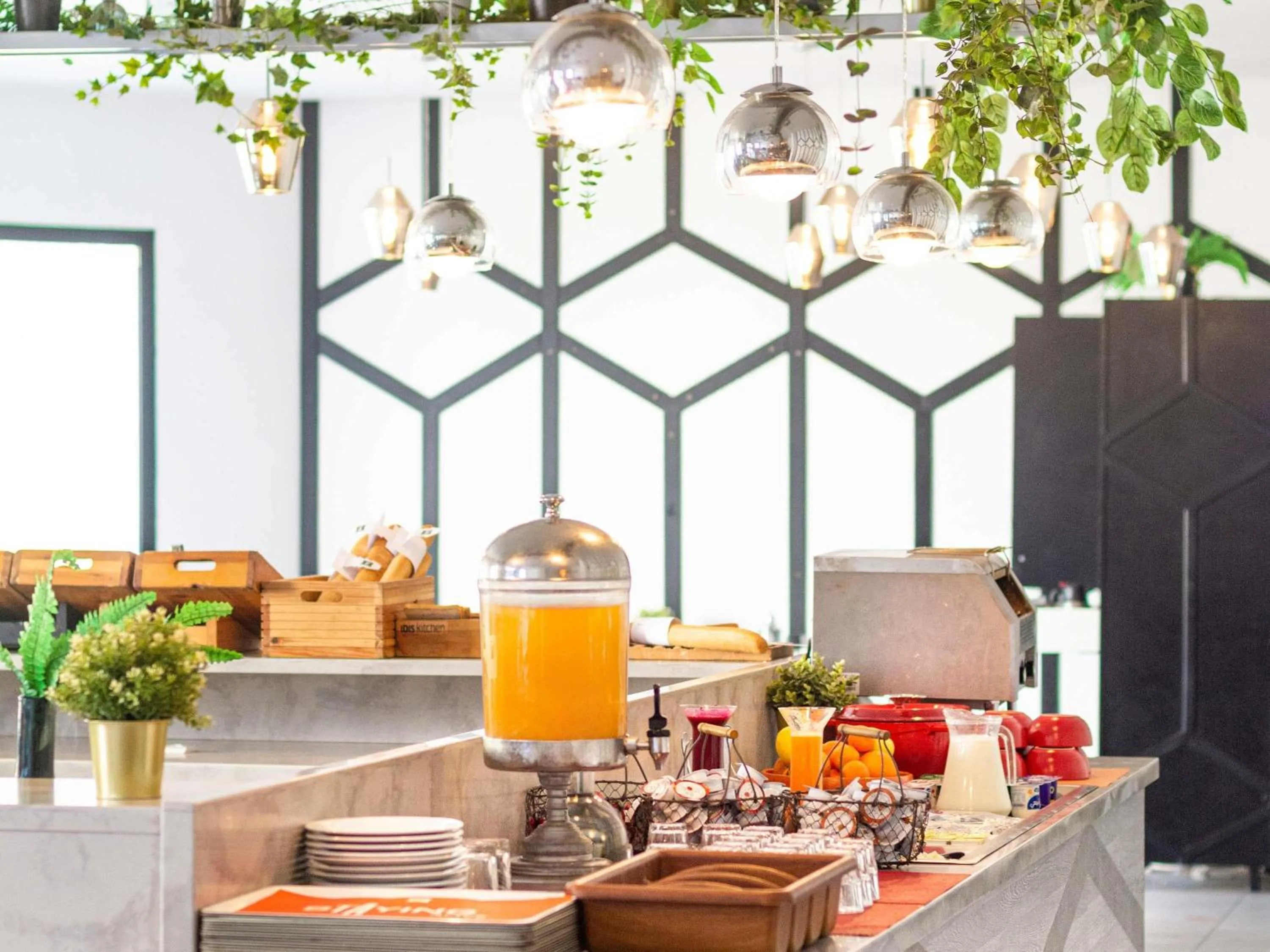 Restaurant/places to eat in Ibis Meknès