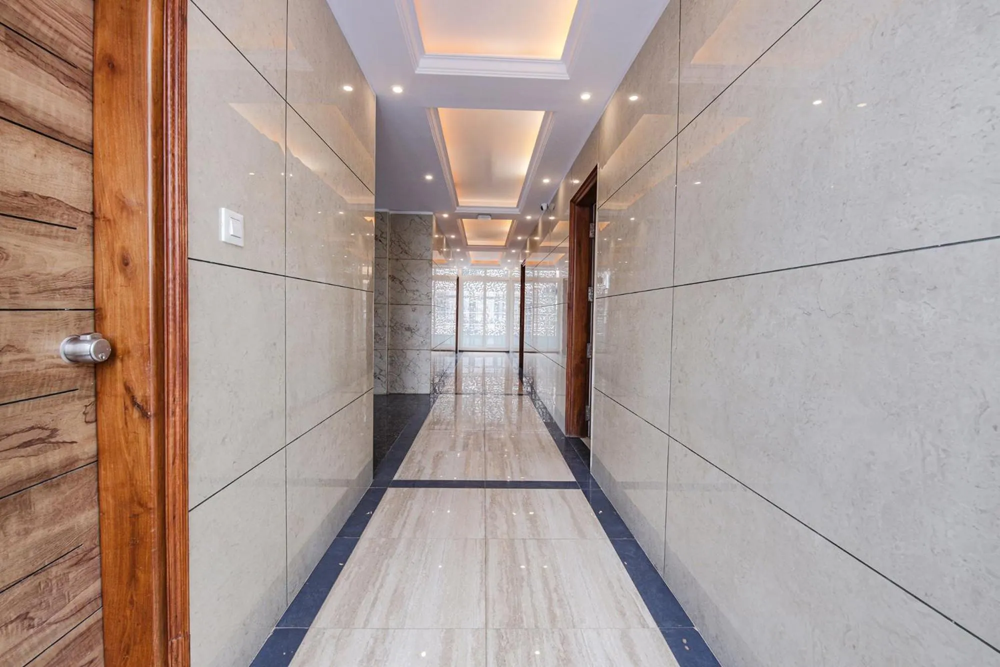 Lobby or reception in Hotel SG5 Inn Suites