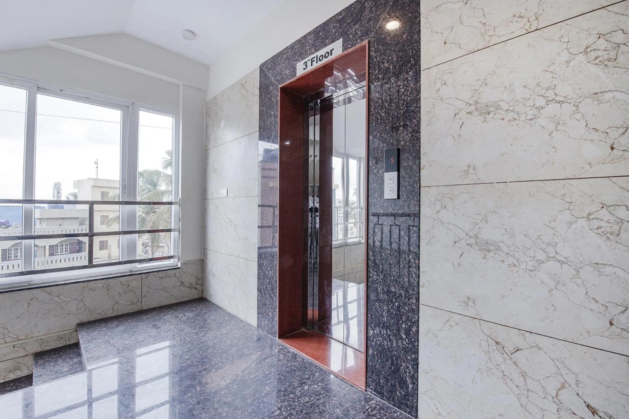 elevator in Hotel SG5 Inn Suites