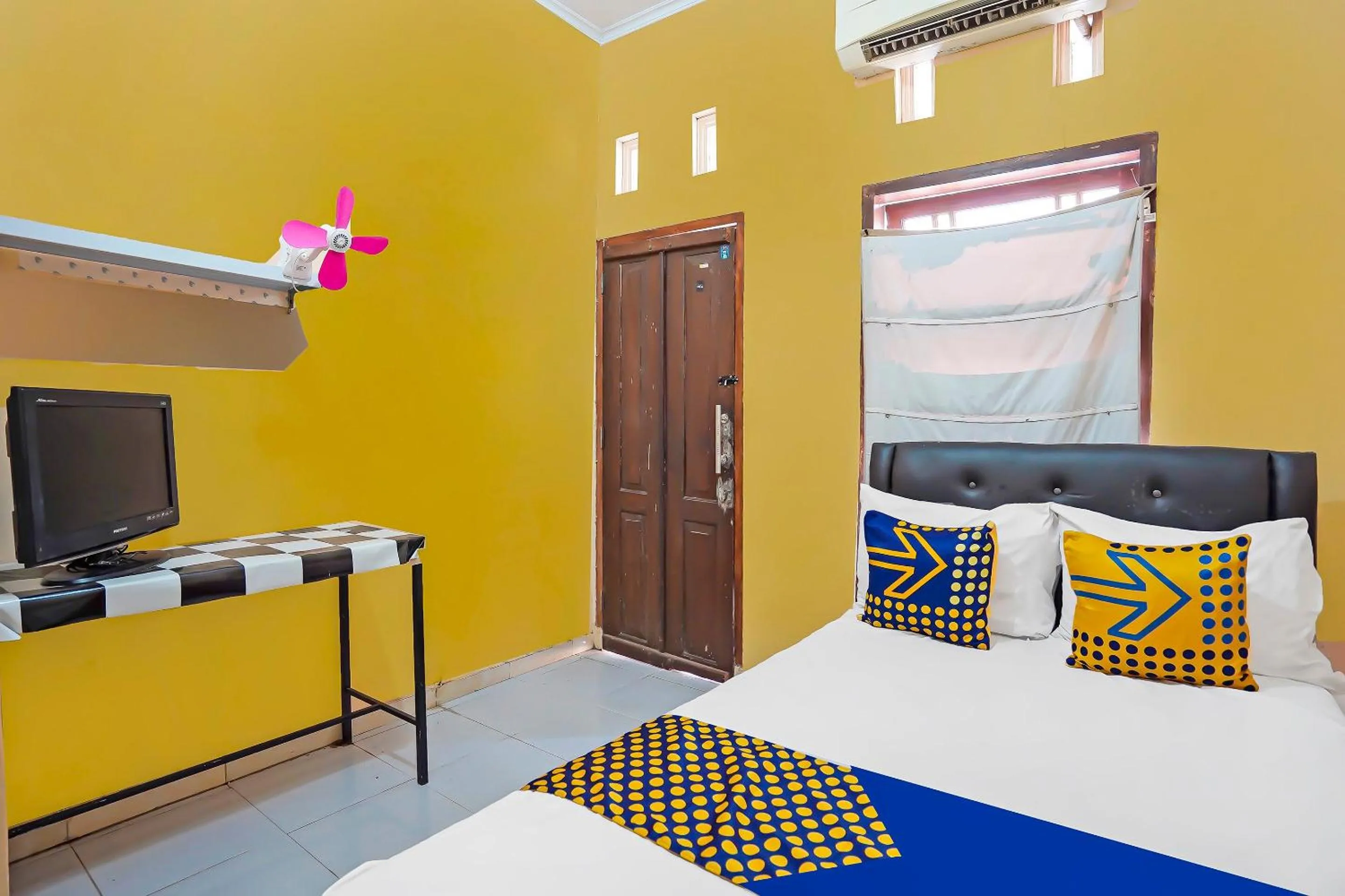 Bedroom, Bed in SPOT ON 92475 Rc Homestay Syariah