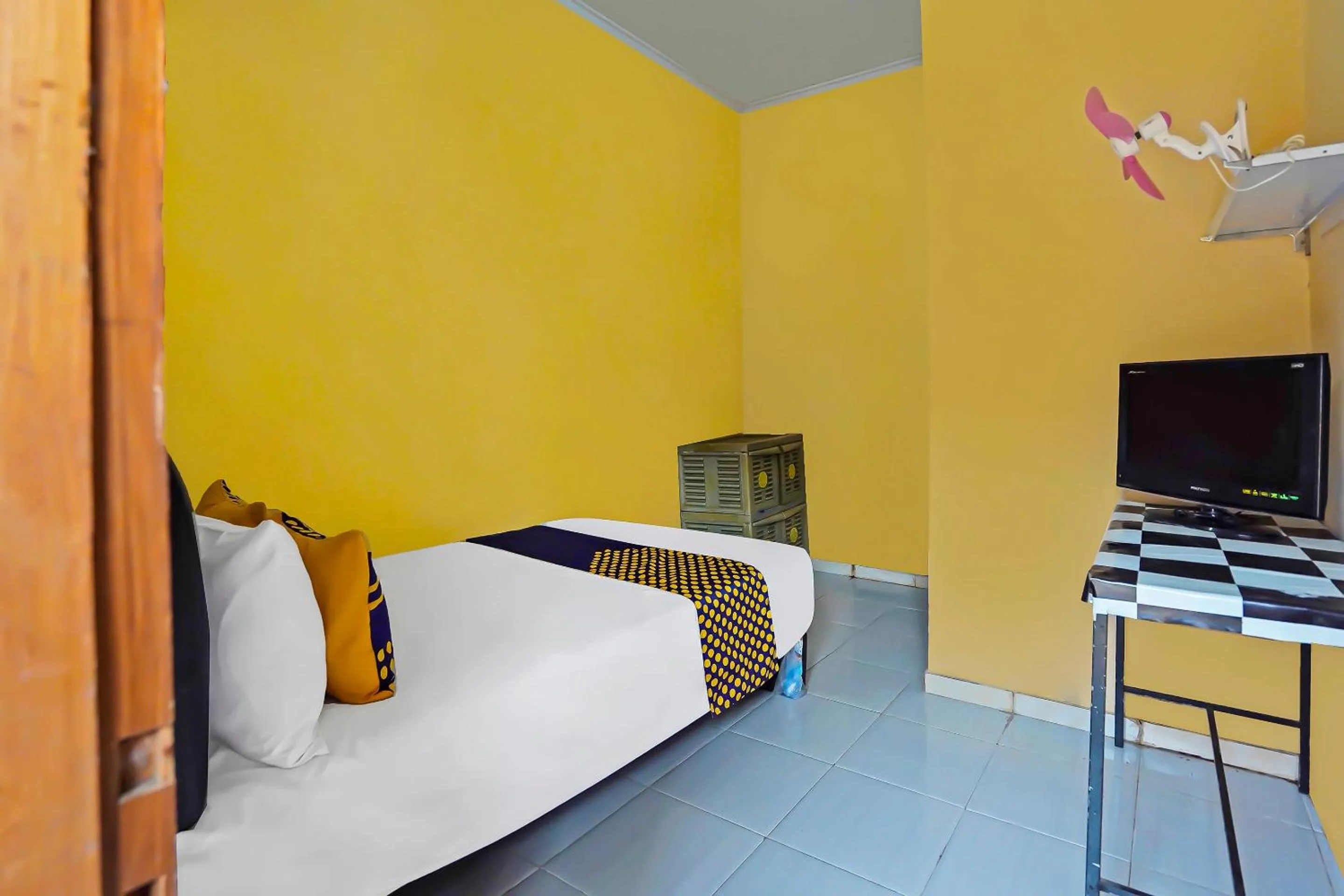 Bedroom, Bed in SPOT ON 92475 Rc Homestay Syariah