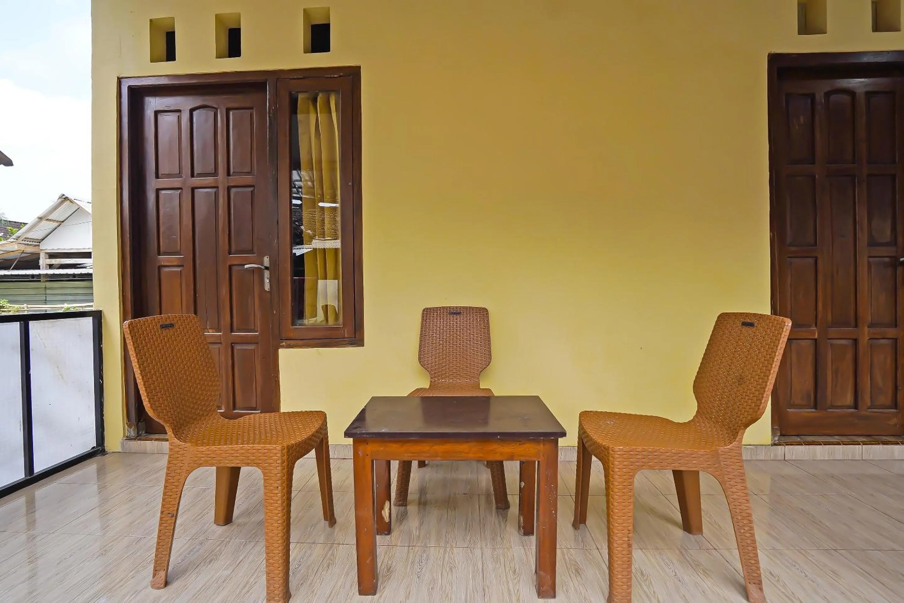 Lobby or reception in Hotel O Sobat Ijen Traveller Homestay