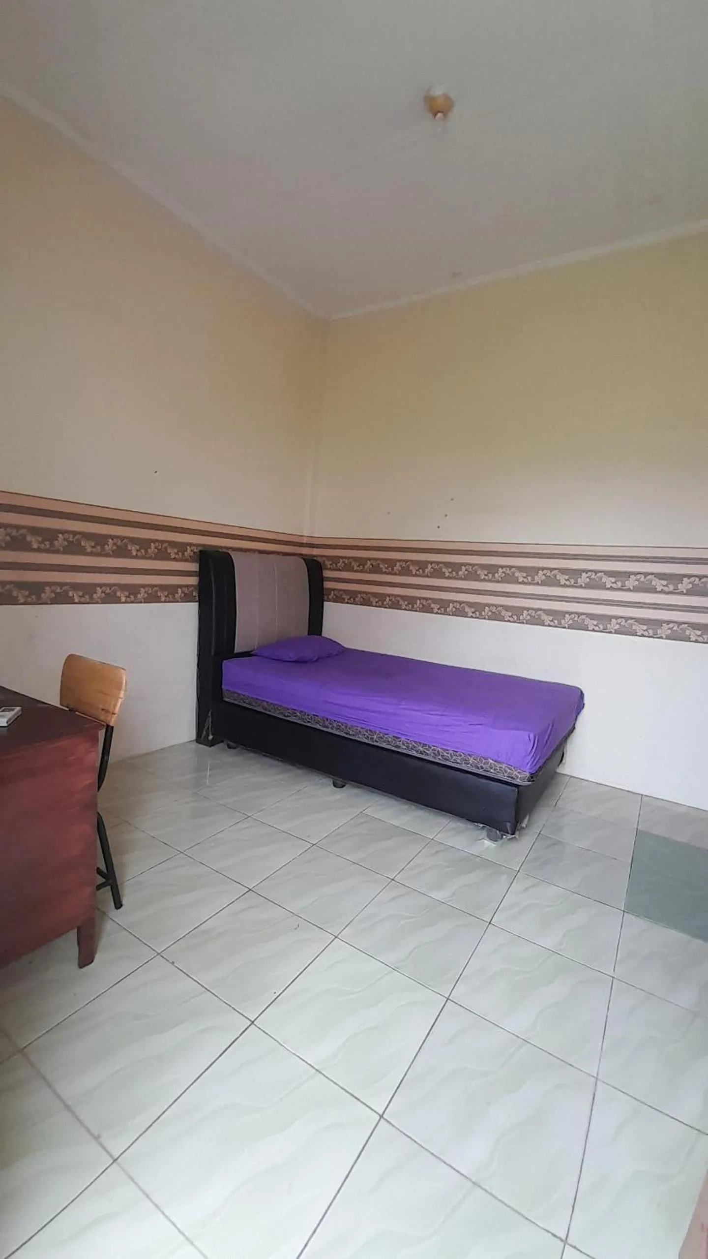 Bedroom, Bed in SPOT ON 92481 Modena Homestay Syariah Near SD Negeri