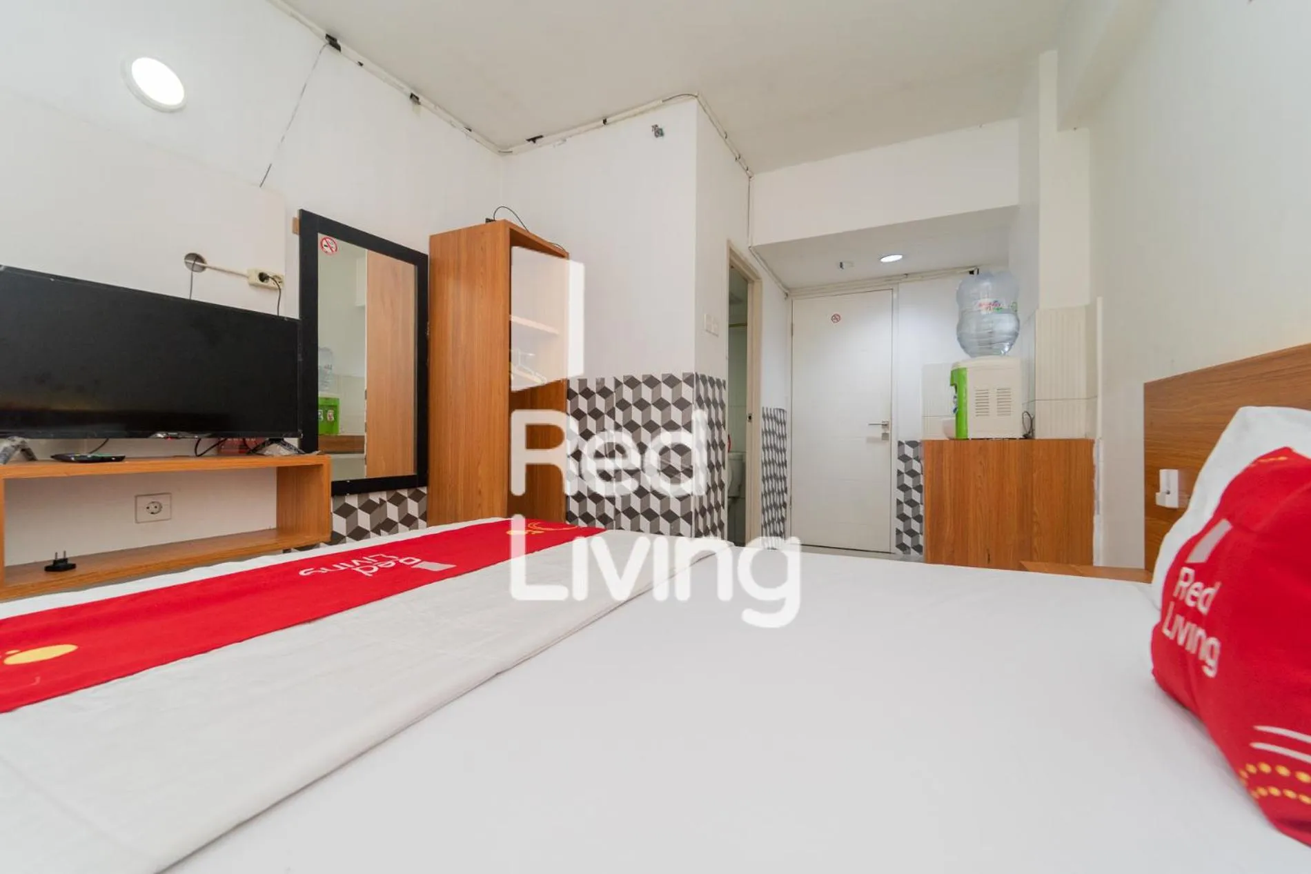 Bedroom, Bed in RedLiving Apartemen Grand Sentraland - Bangde Rooms