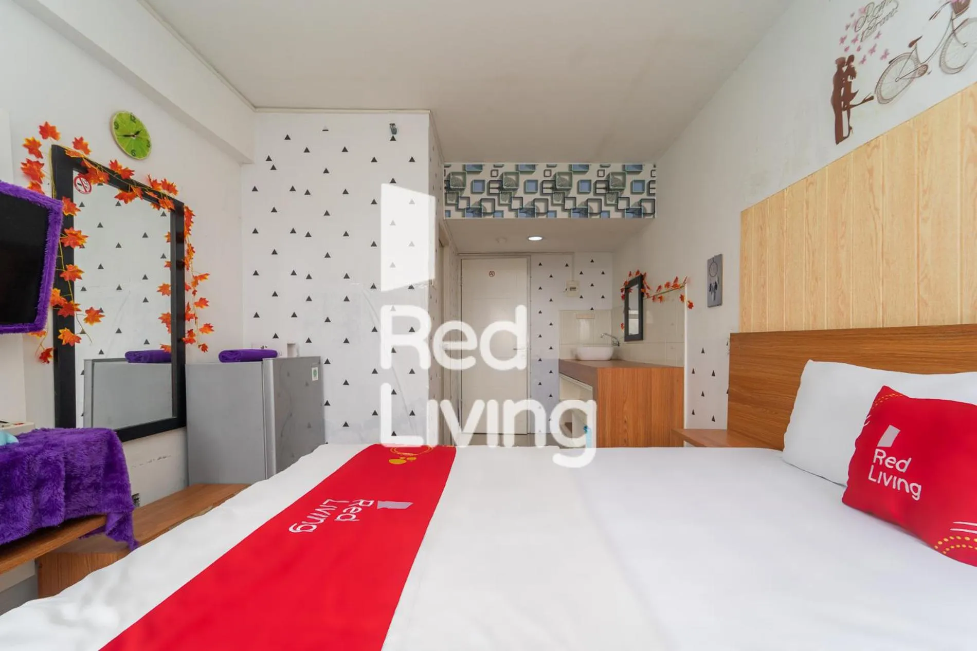 Bedroom, Bed in RedLiving Apartemen Grand Sentraland - Bangde Rooms