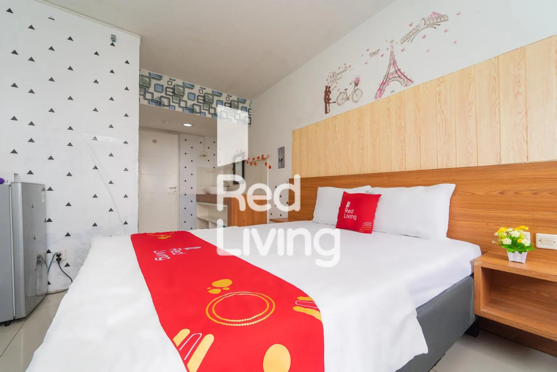 Bedroom, Bed in RedLiving Apartemen Grand Sentraland - Bangde Rooms