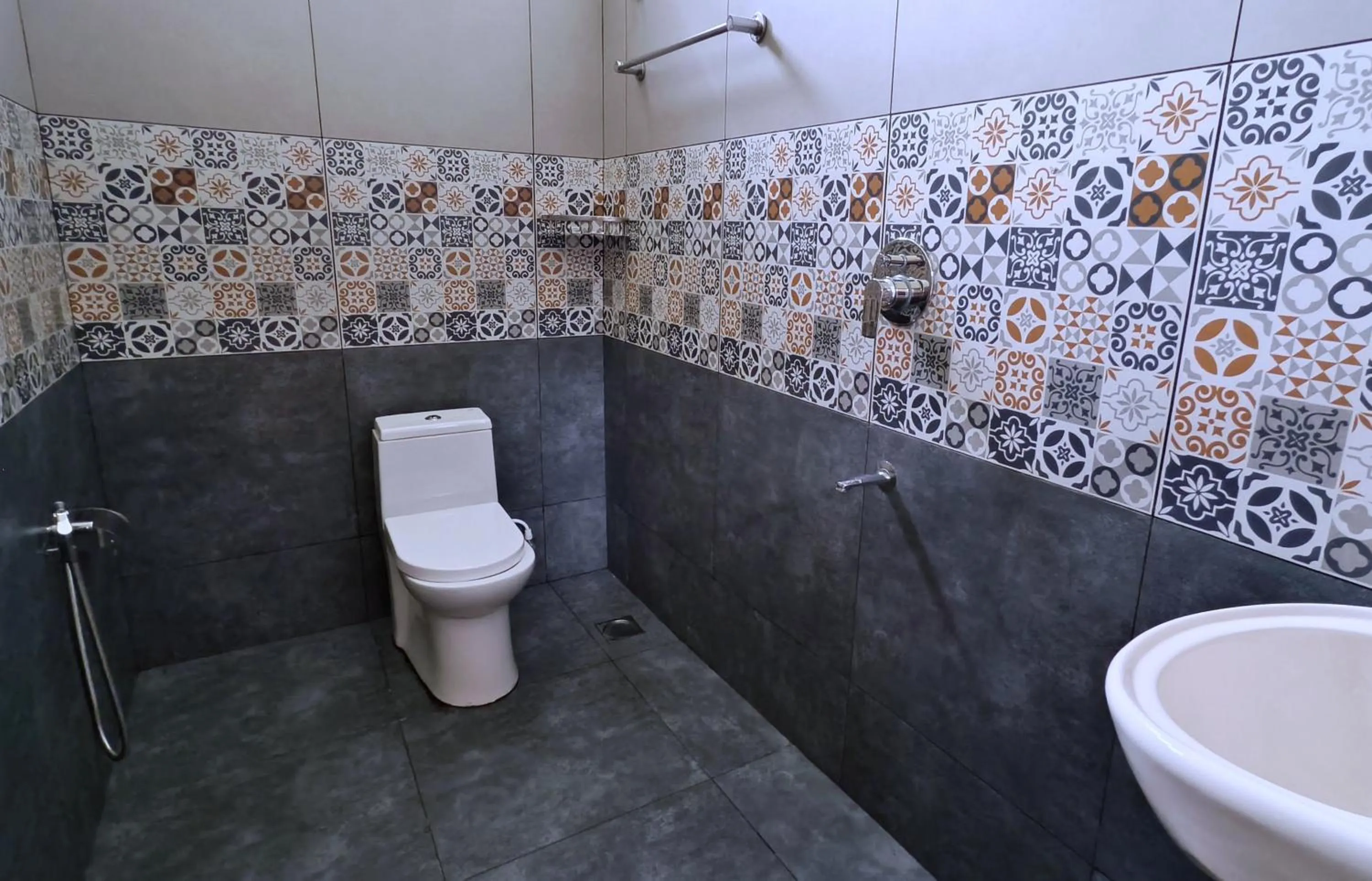 Shower in Aryavilla Heritage