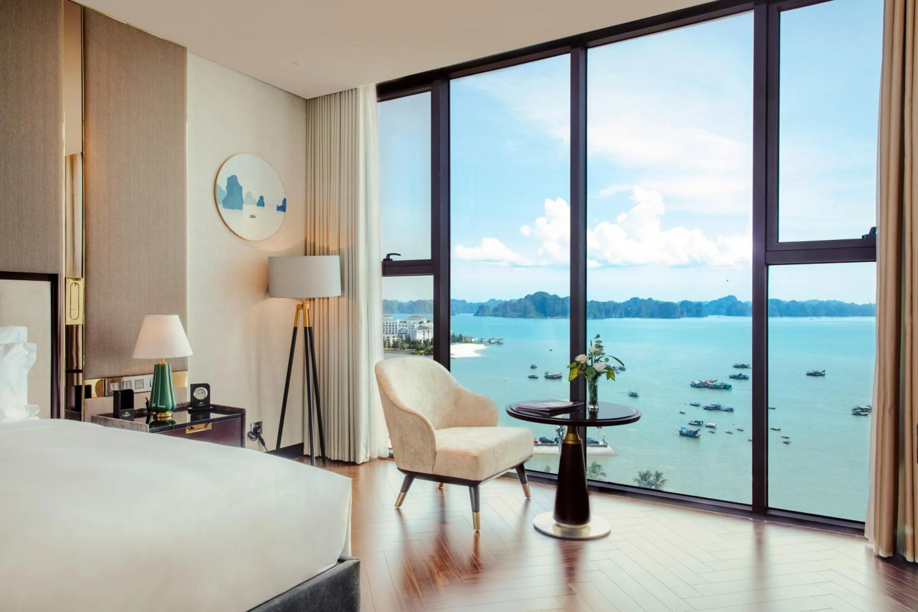 Sea view, Bed in Sea Stars Hotel Ha Long