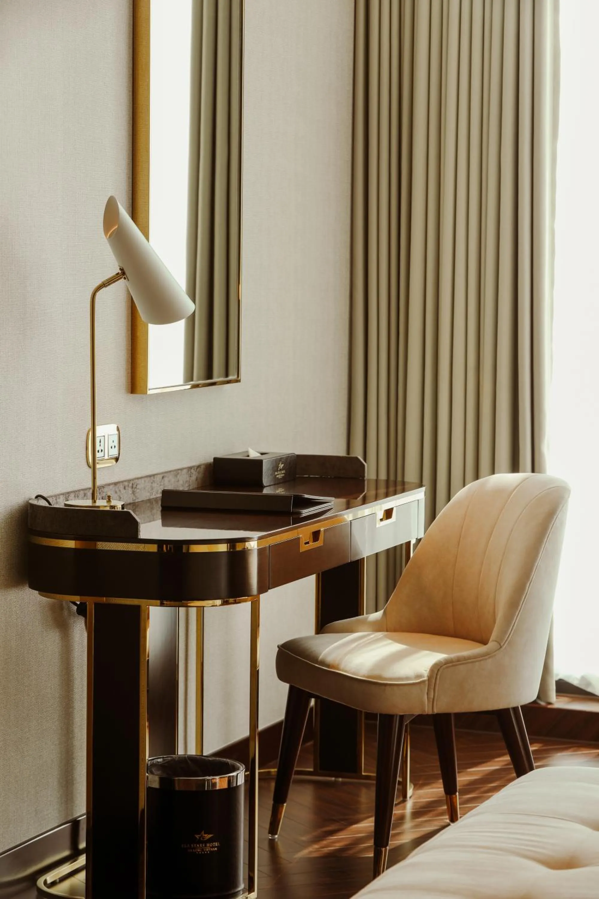 Seating area in Sea Stars Hotel Ha Long