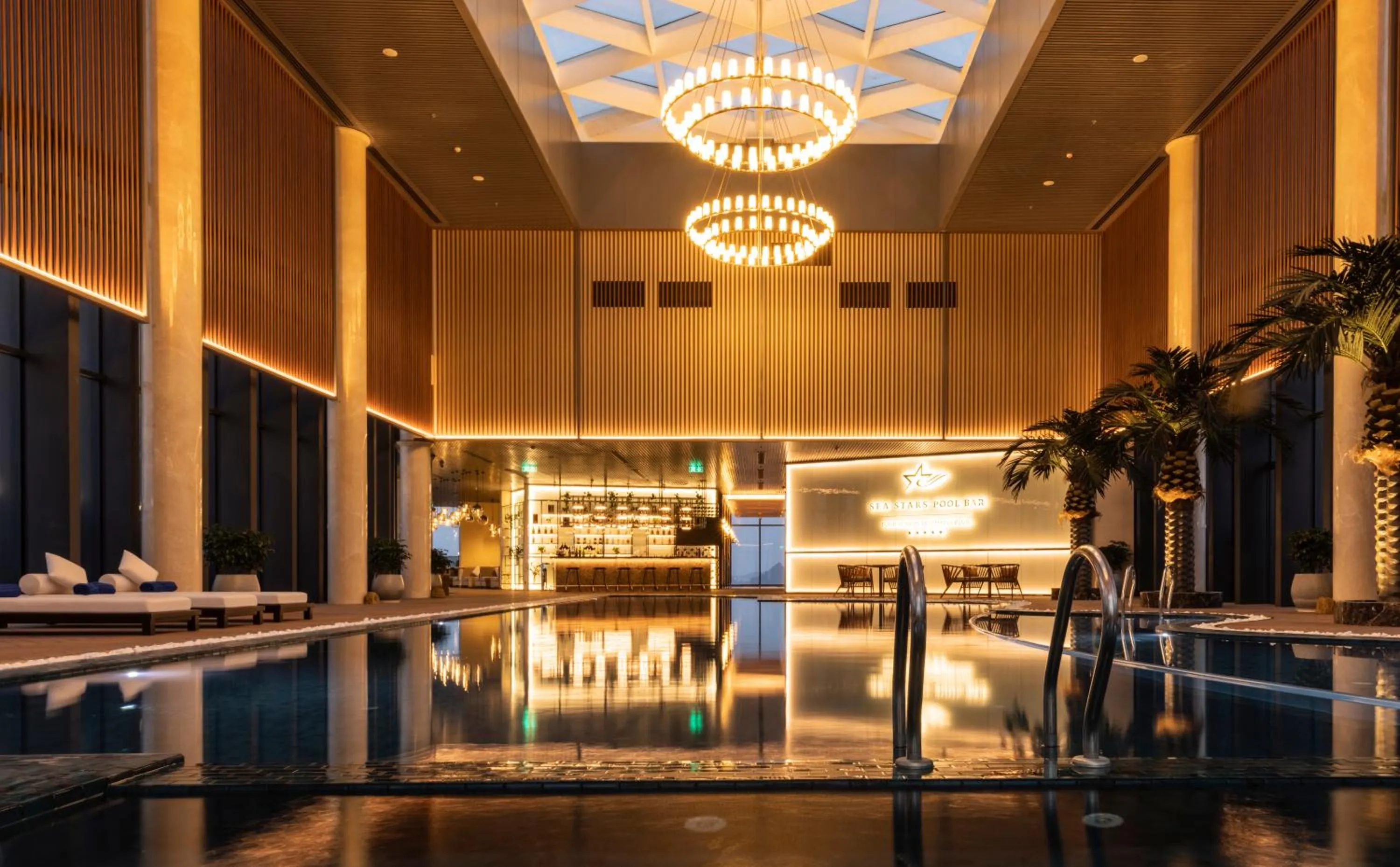 Swimming pool in Sea Stars Hotel Ha Long