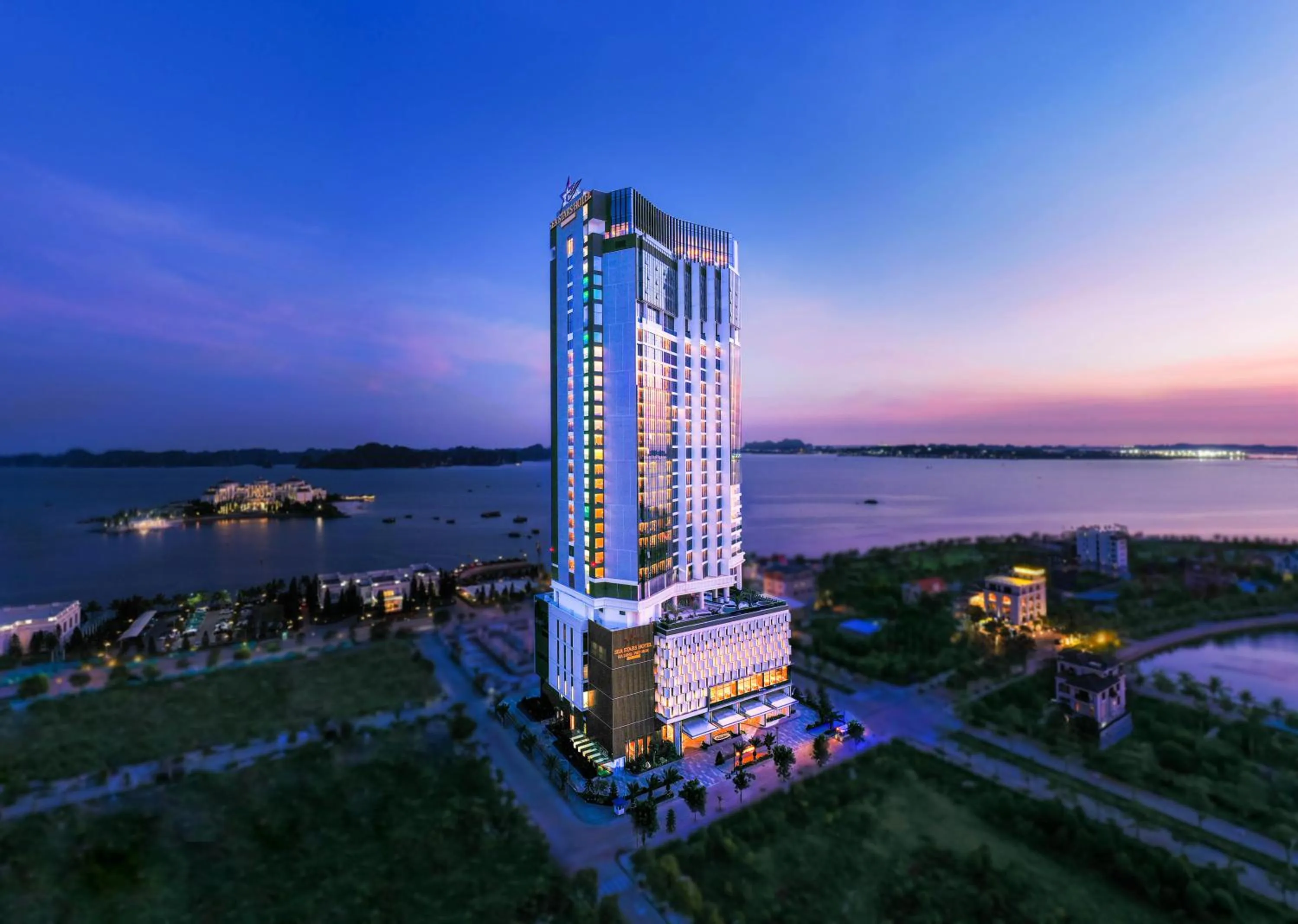 Property building in Sea Stars Hotel Ha Long