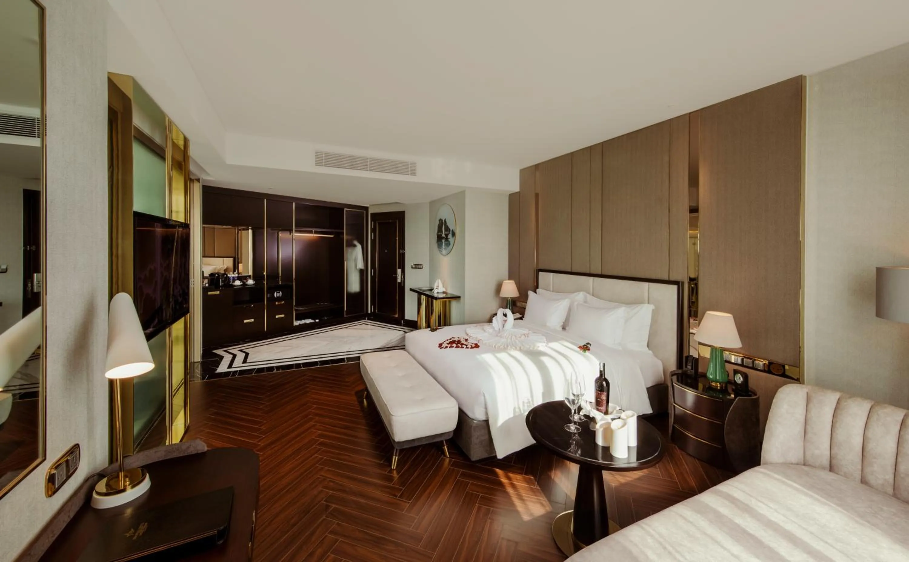 Bed in Sea Stars Hotel Ha Long