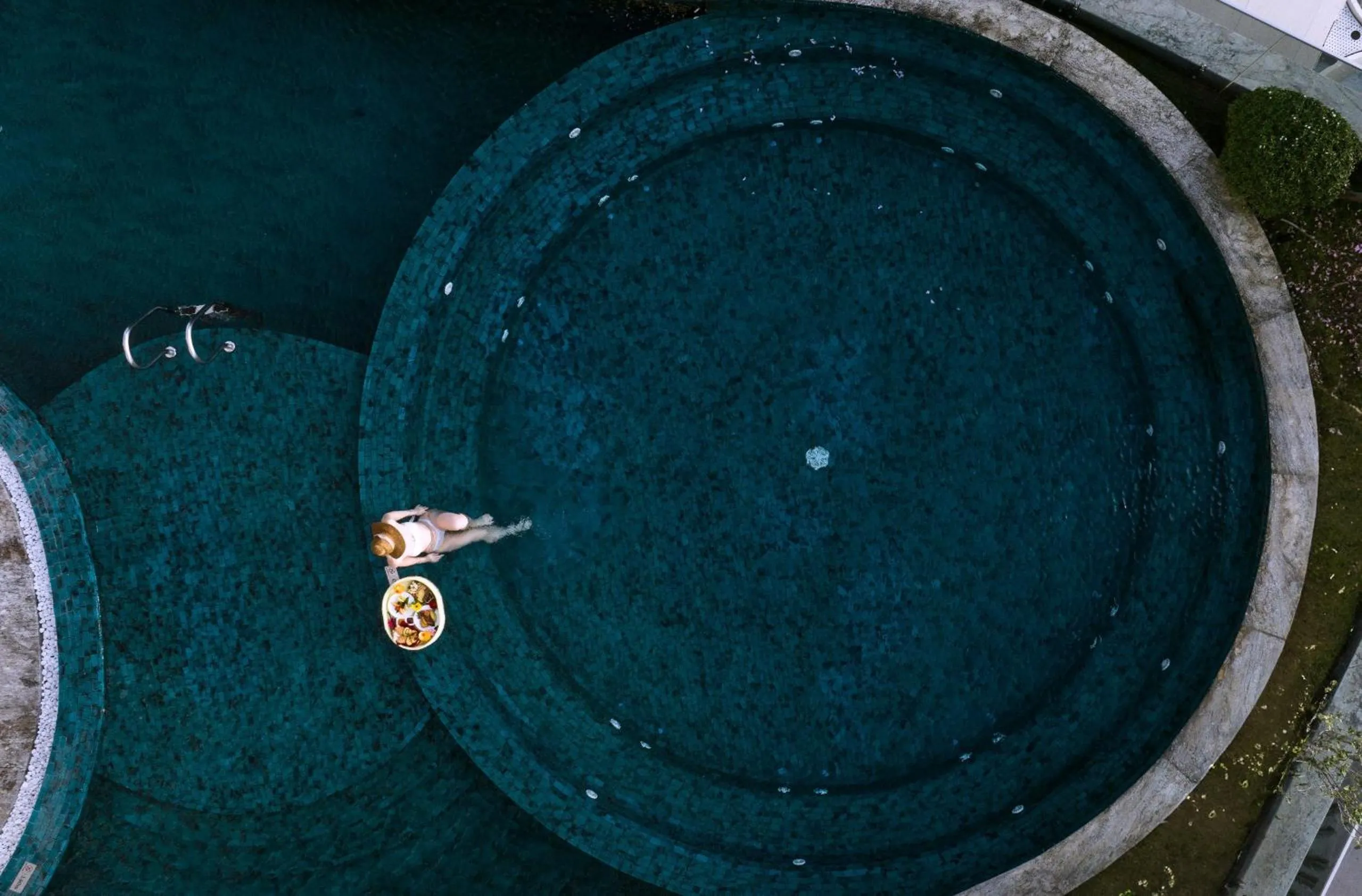 Swimming pool in Sea Stars Hotel Ha Long