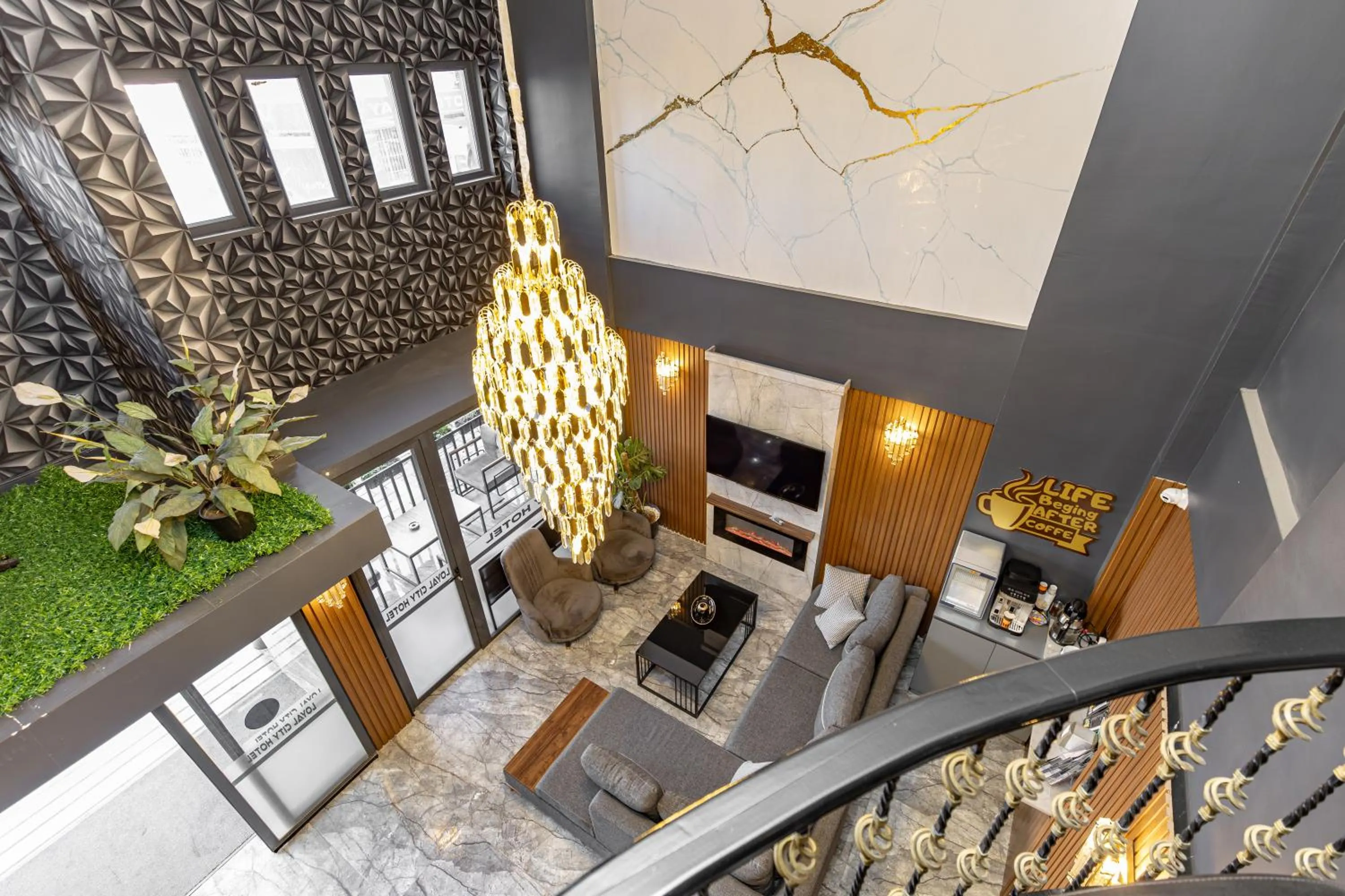 Lobby or reception in BURSA GRAND LOYAL CiTY HOTEL