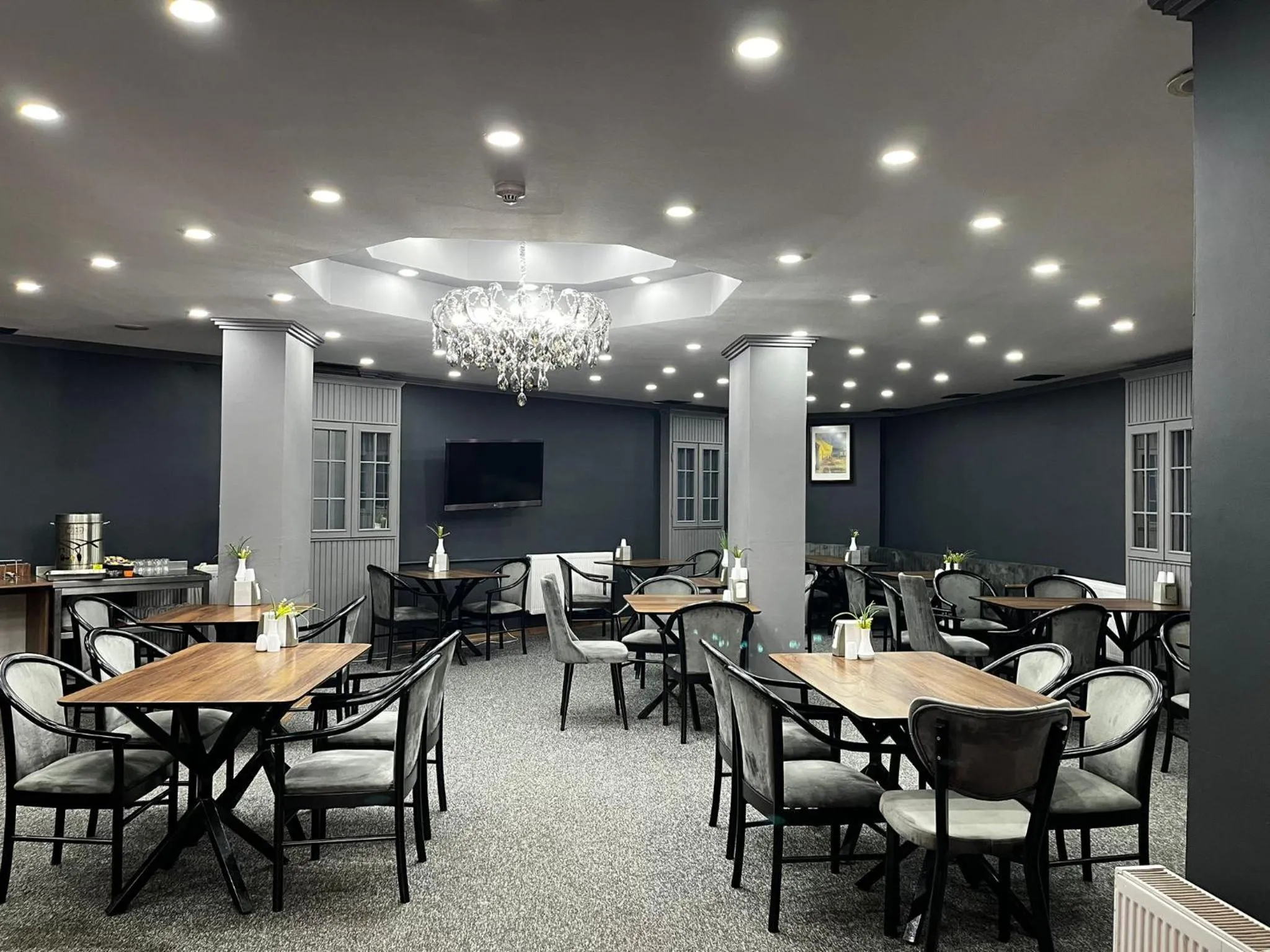 Restaurant/places to eat in BURSA GRAND LOYAL CiTY HOTEL