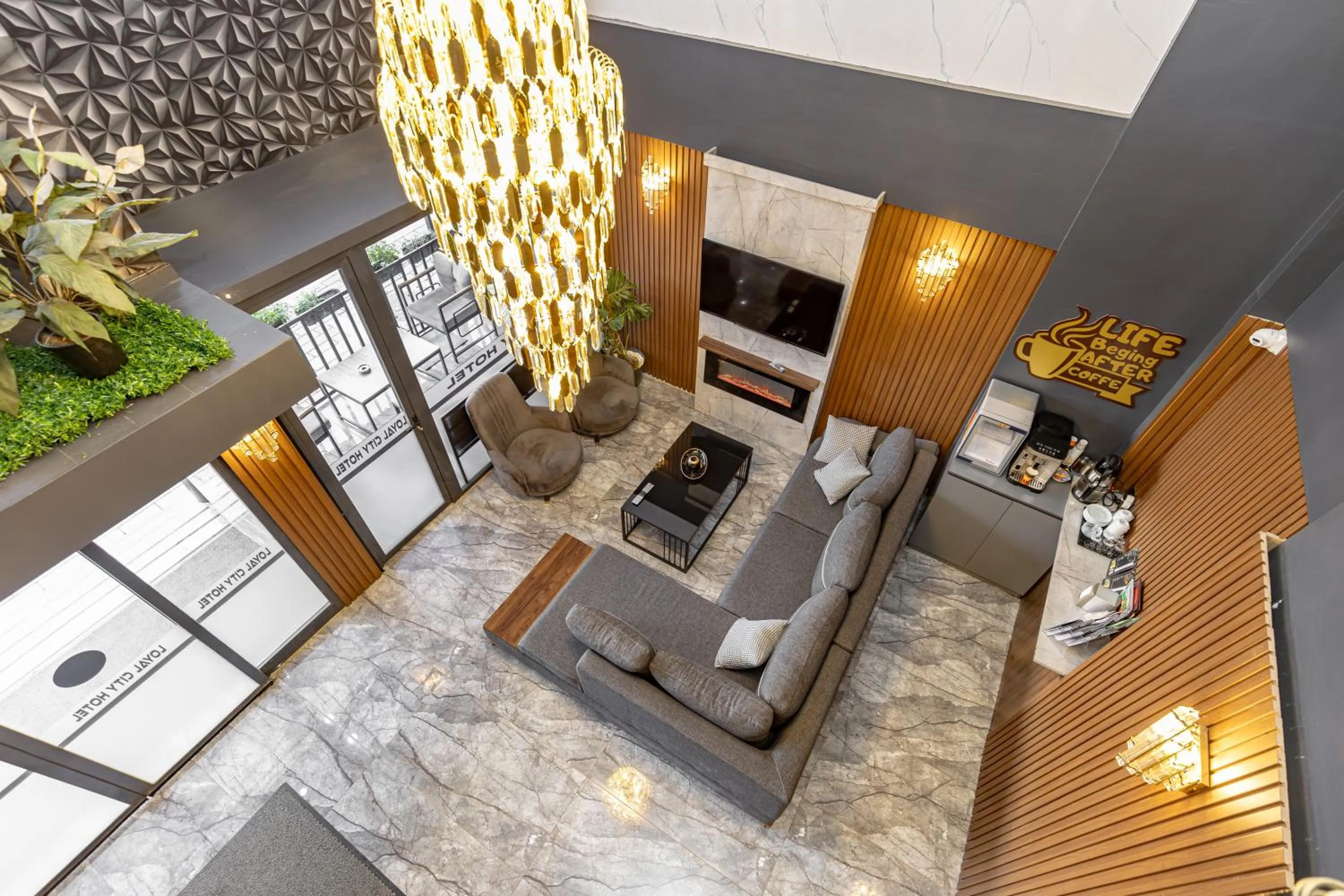 Lobby or reception in BURSA GRAND LOYAL CiTY HOTEL