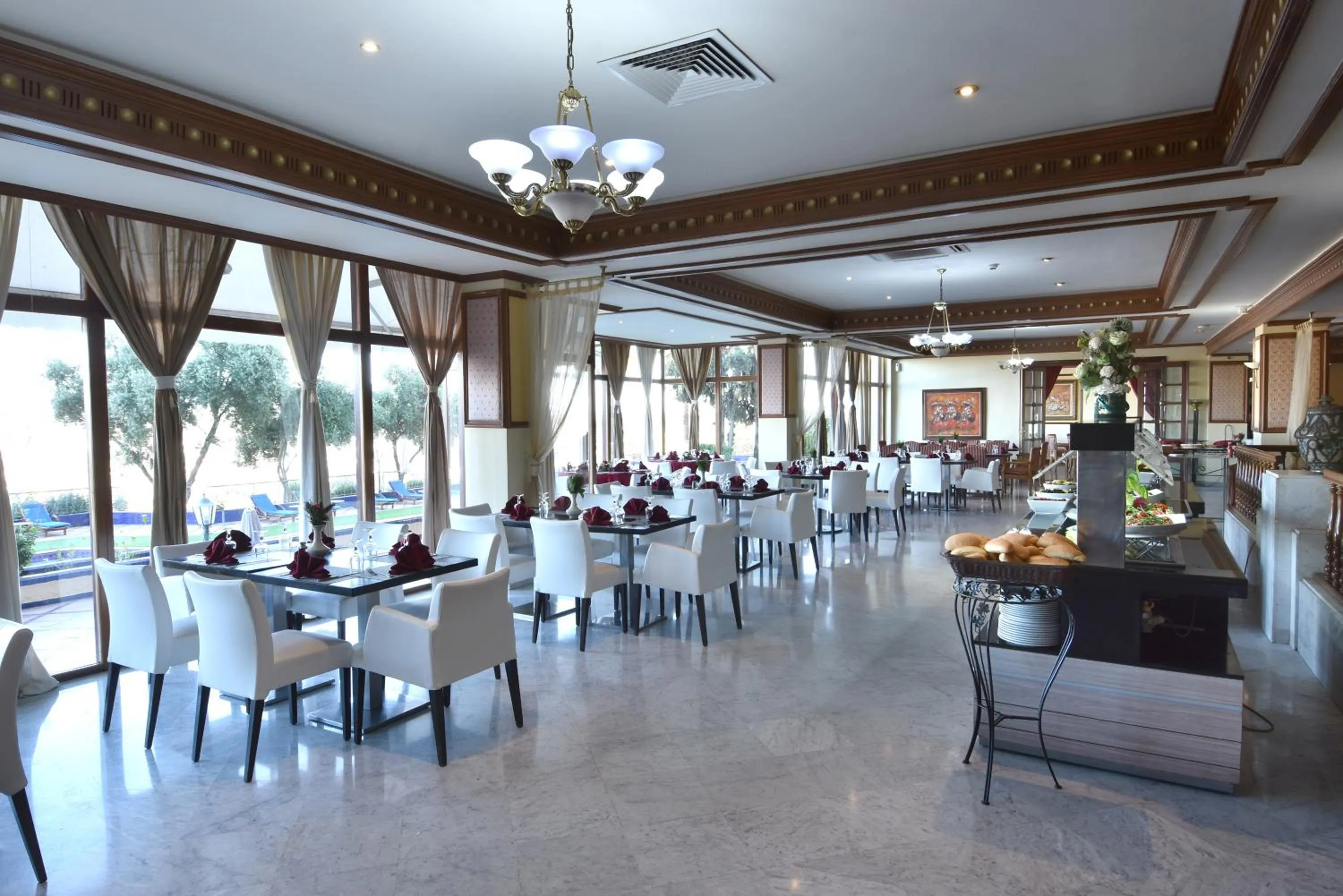 Restaurant/places to eat in Les Mérinides