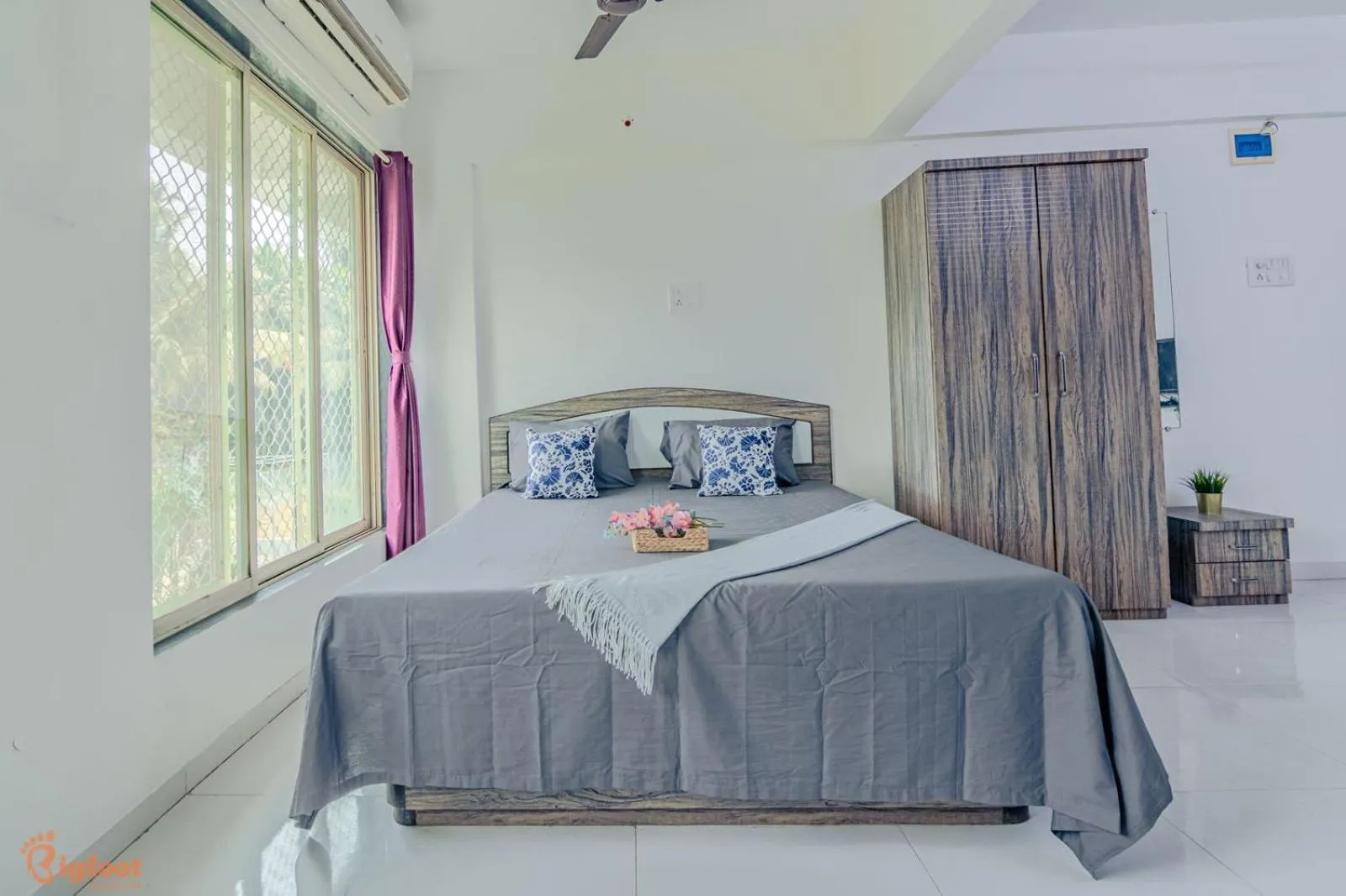 Bed in THE BLISS PALM