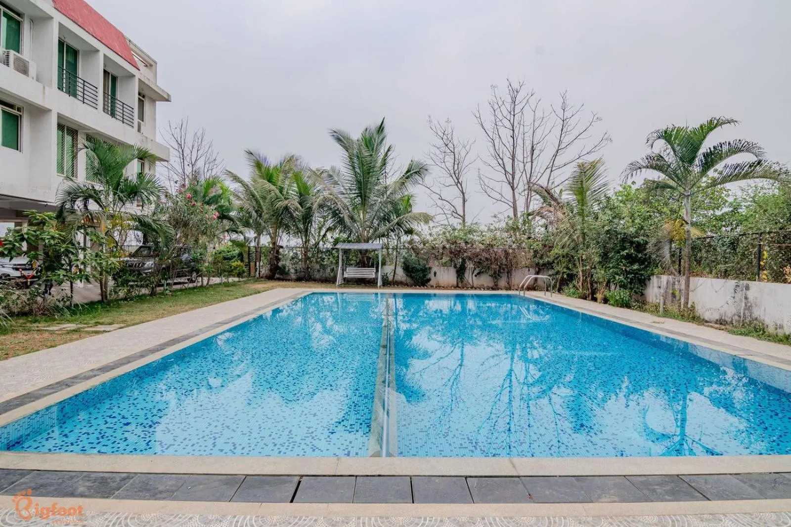 Swimming pool in THE BLISS PALM