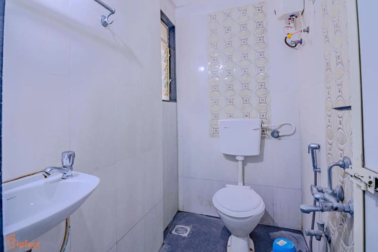 Toilet in THE BLISS PALM