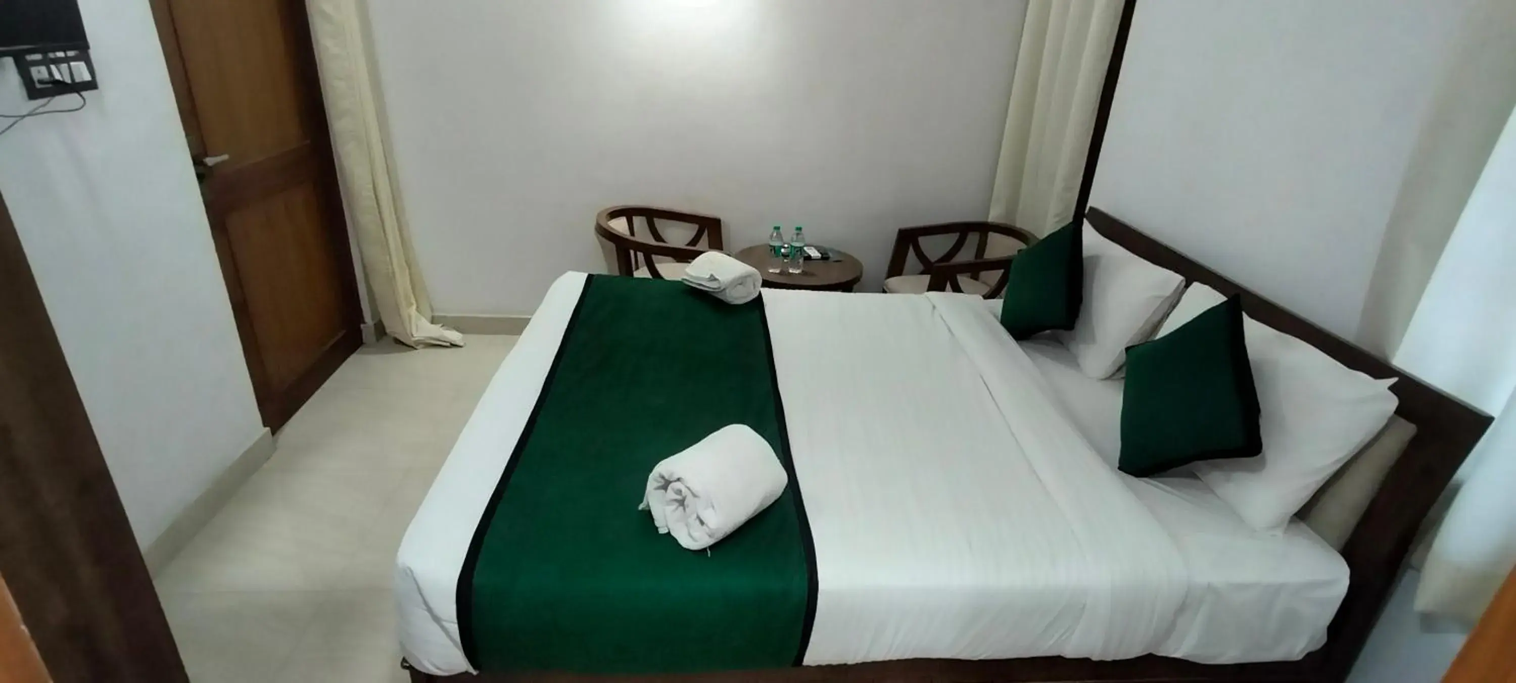 Double Room in Hotel Aman Residency Double Room in Hotel Aman Residency