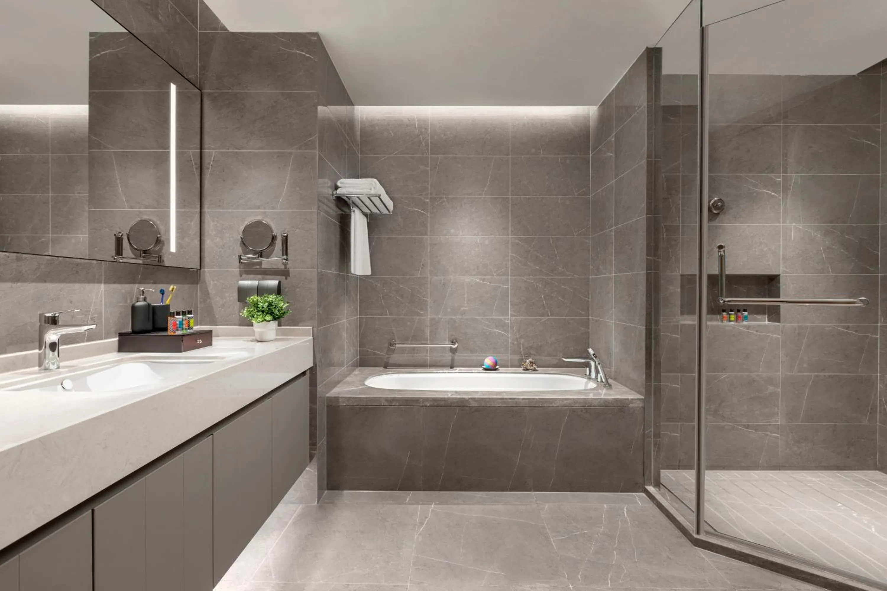 Shower in Qingshan Lake Tianlan Hotel Hangzhou